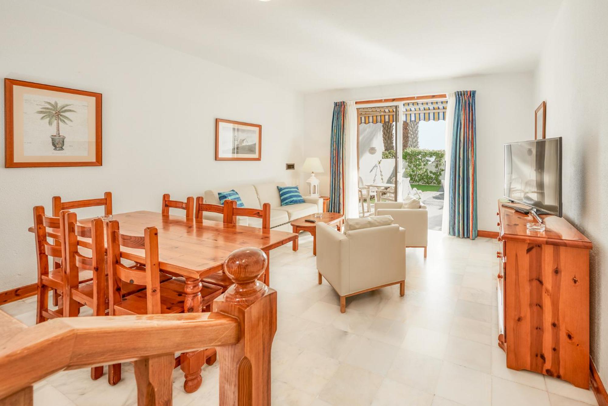 Villa Clásica de Tres Habitaciones con Vista al Mar