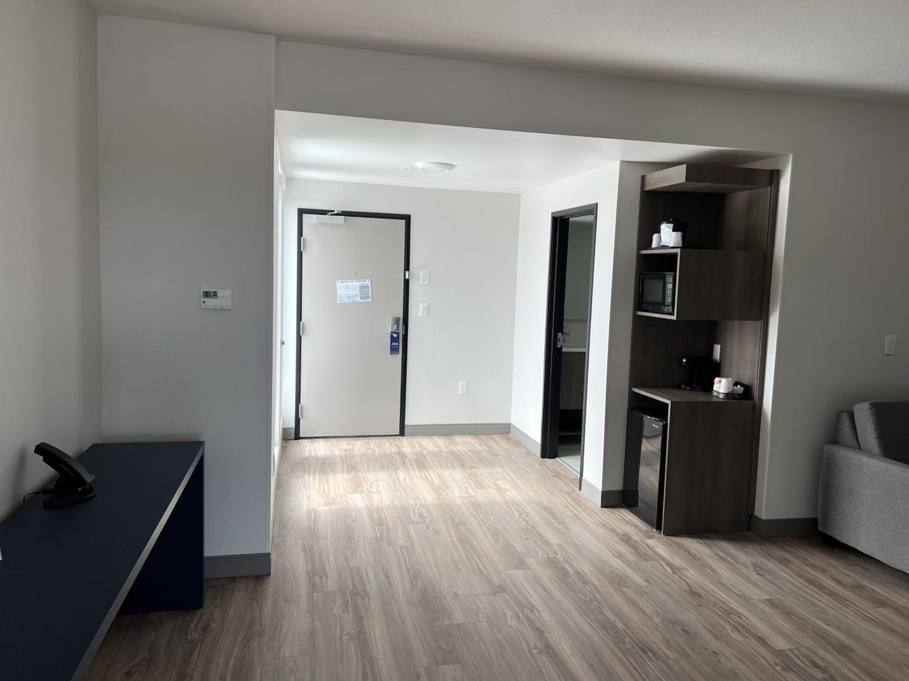 One Room Suite - Non Smoking - Photo 1
