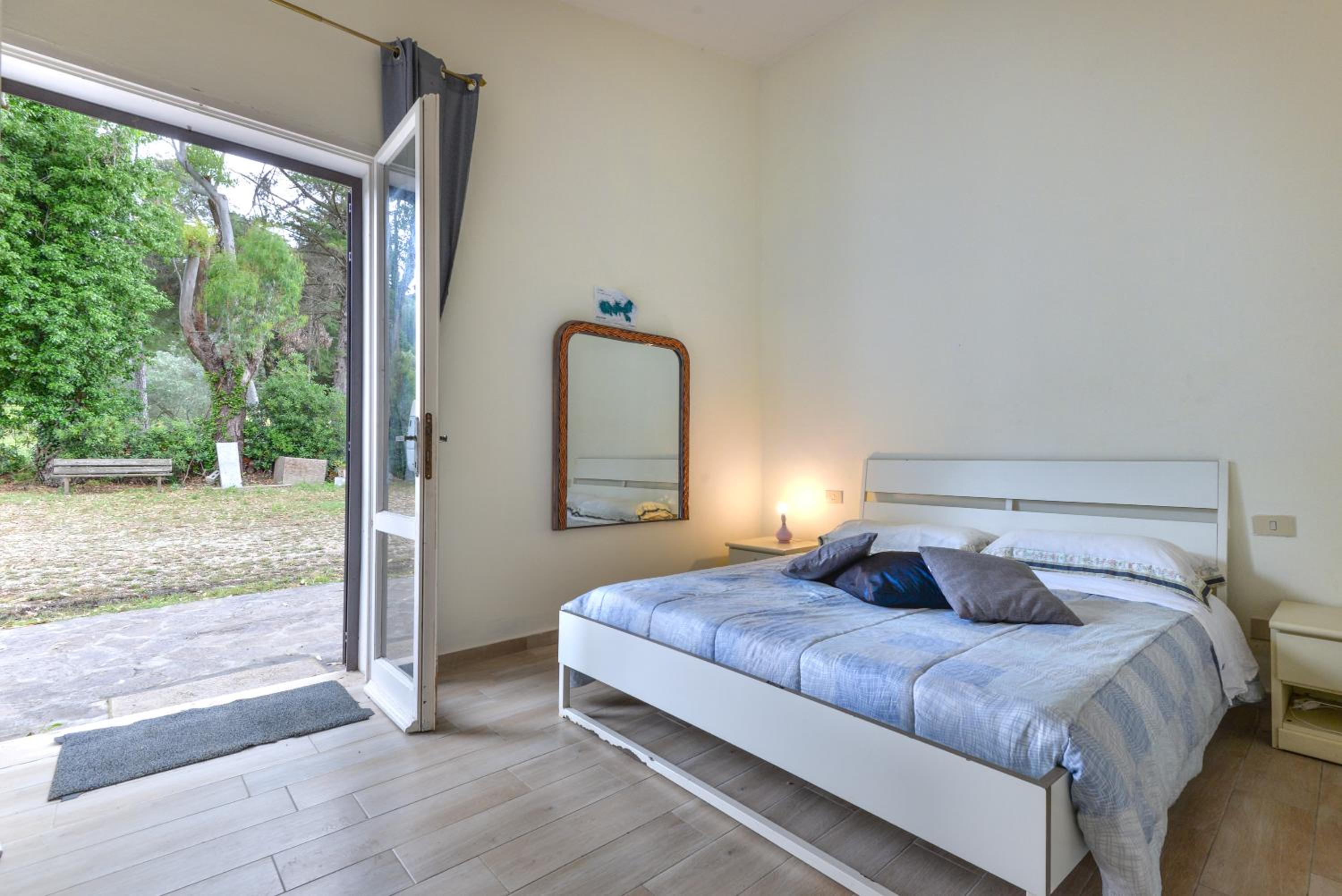 Superior One-Bedroom Apartment