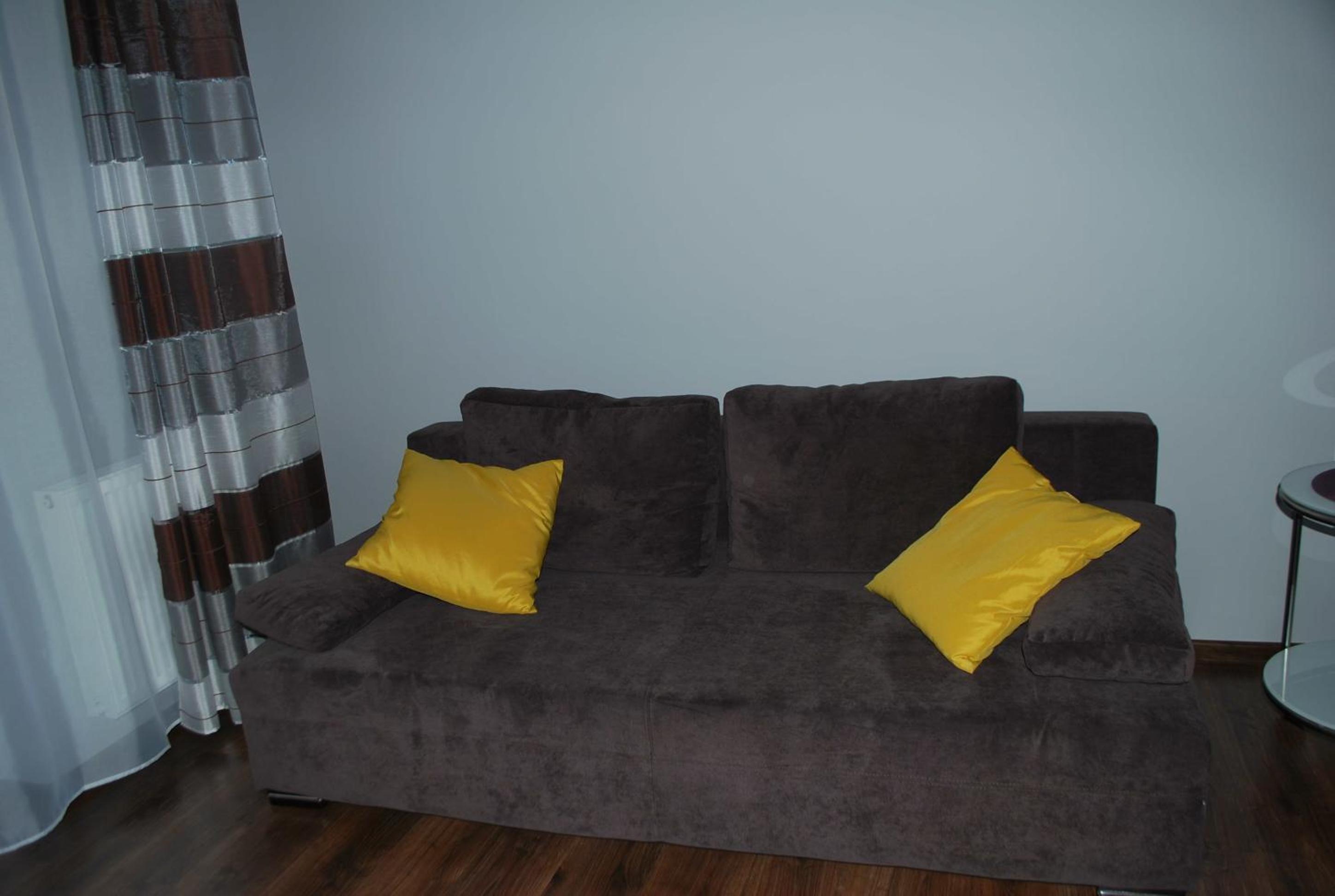 One-Bedroom Apartment - Photo 3