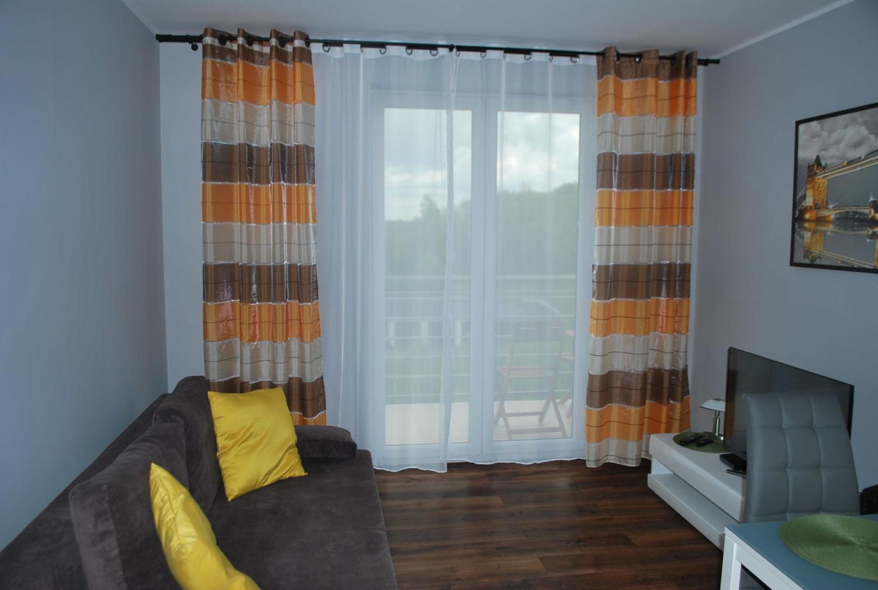 One-Bedroom Apartment - Photo 2