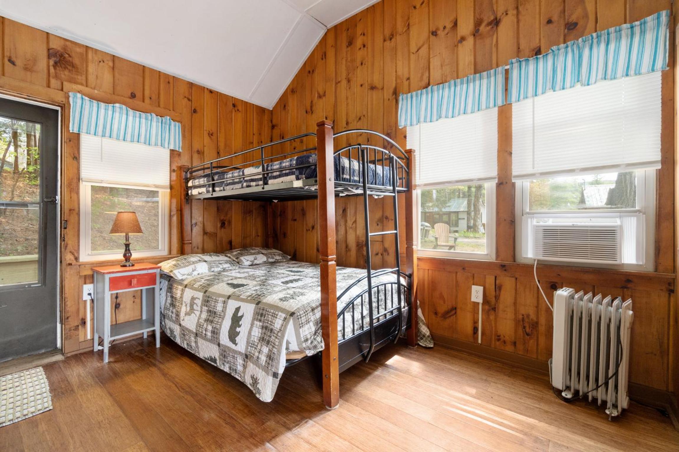 Two Bedroom Cottage - Beach photo 1