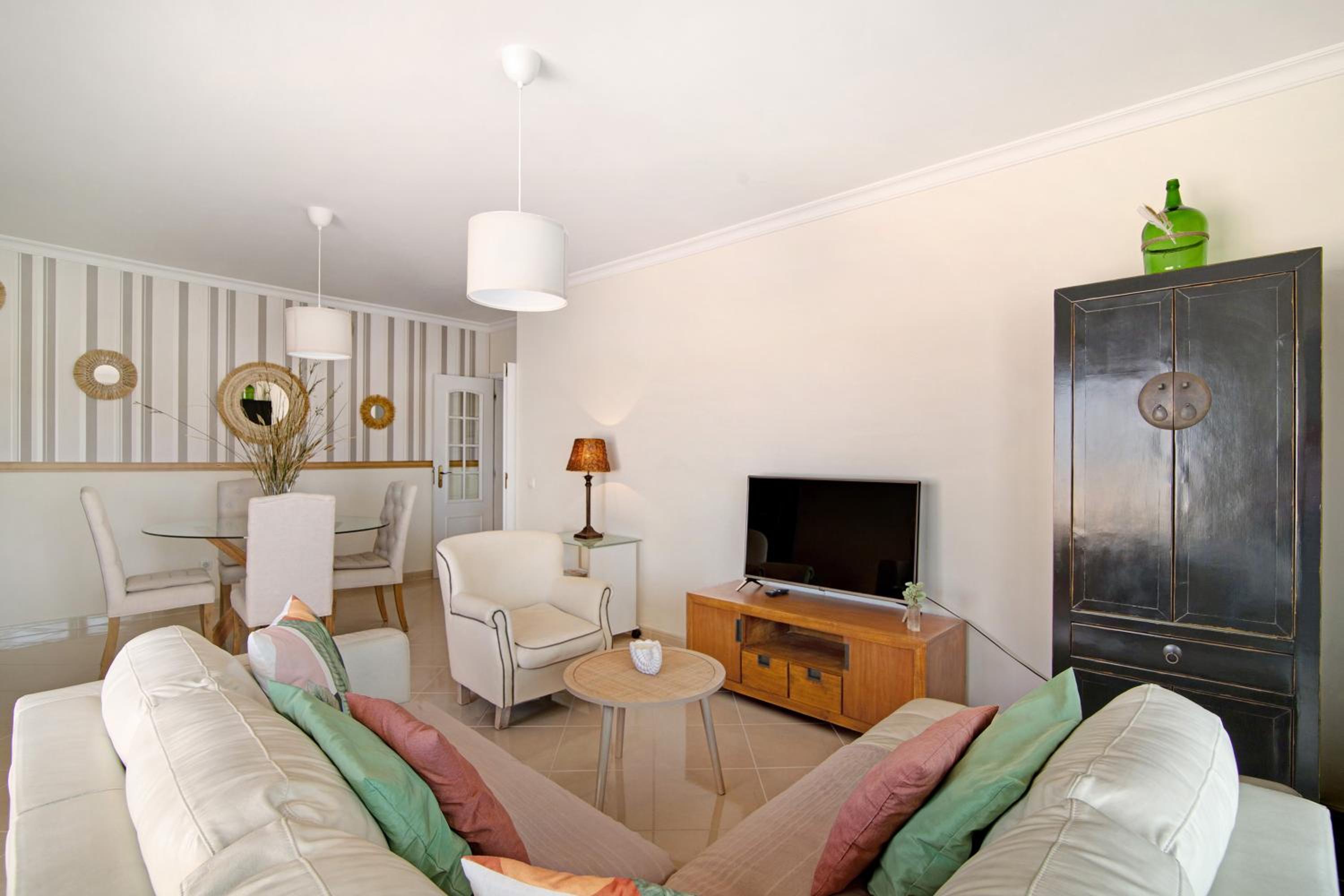 Two-Bedroom Deluxe Apartment with Ocean View