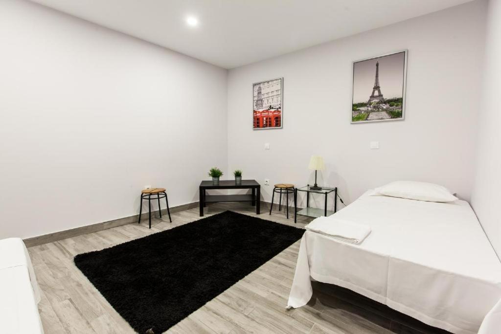 Triple Room with Shared Bathroom photo 2
