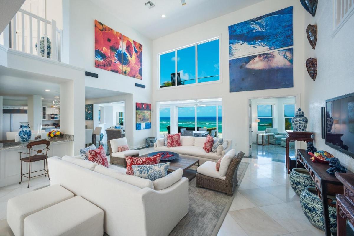 Five-Bedroom House photo 1