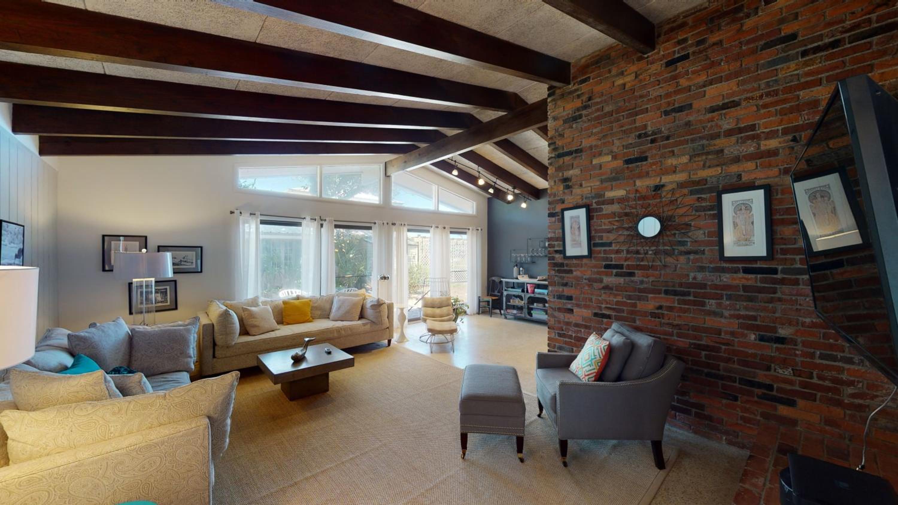 Four-Bedroom House photo 1