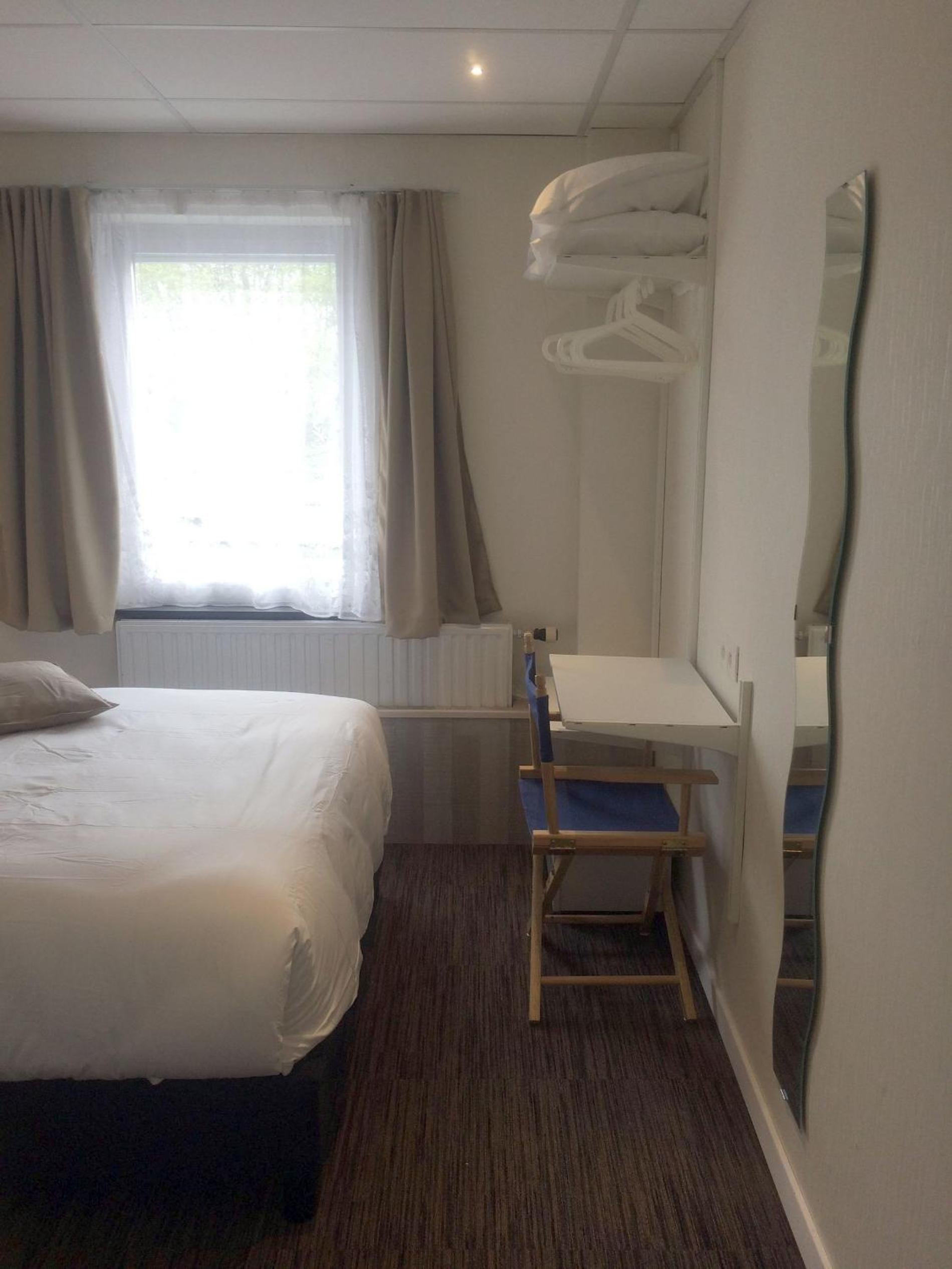 Standard Double Room with Shower photo 3