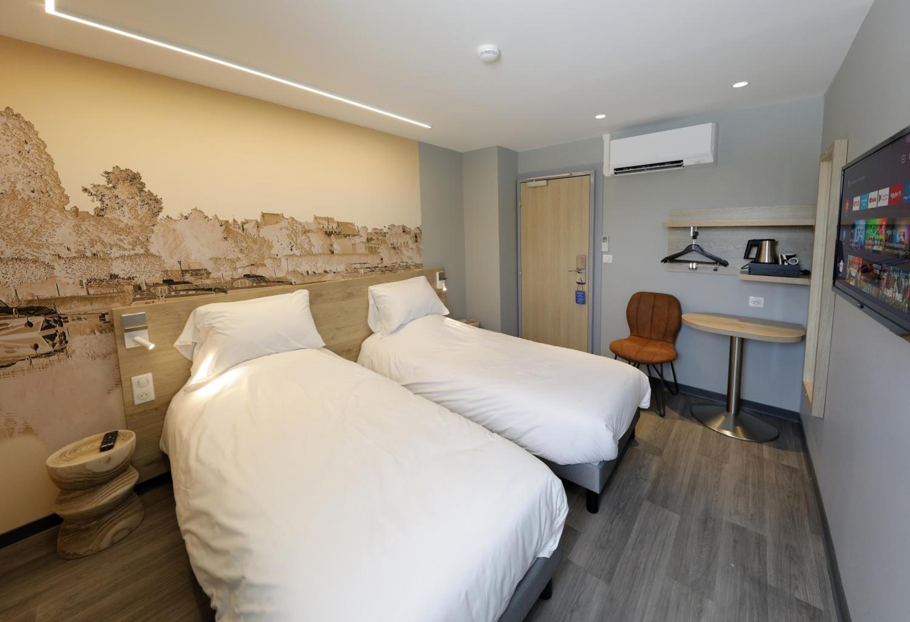 Standard Twin Room - Non-Smoking - Photo 1