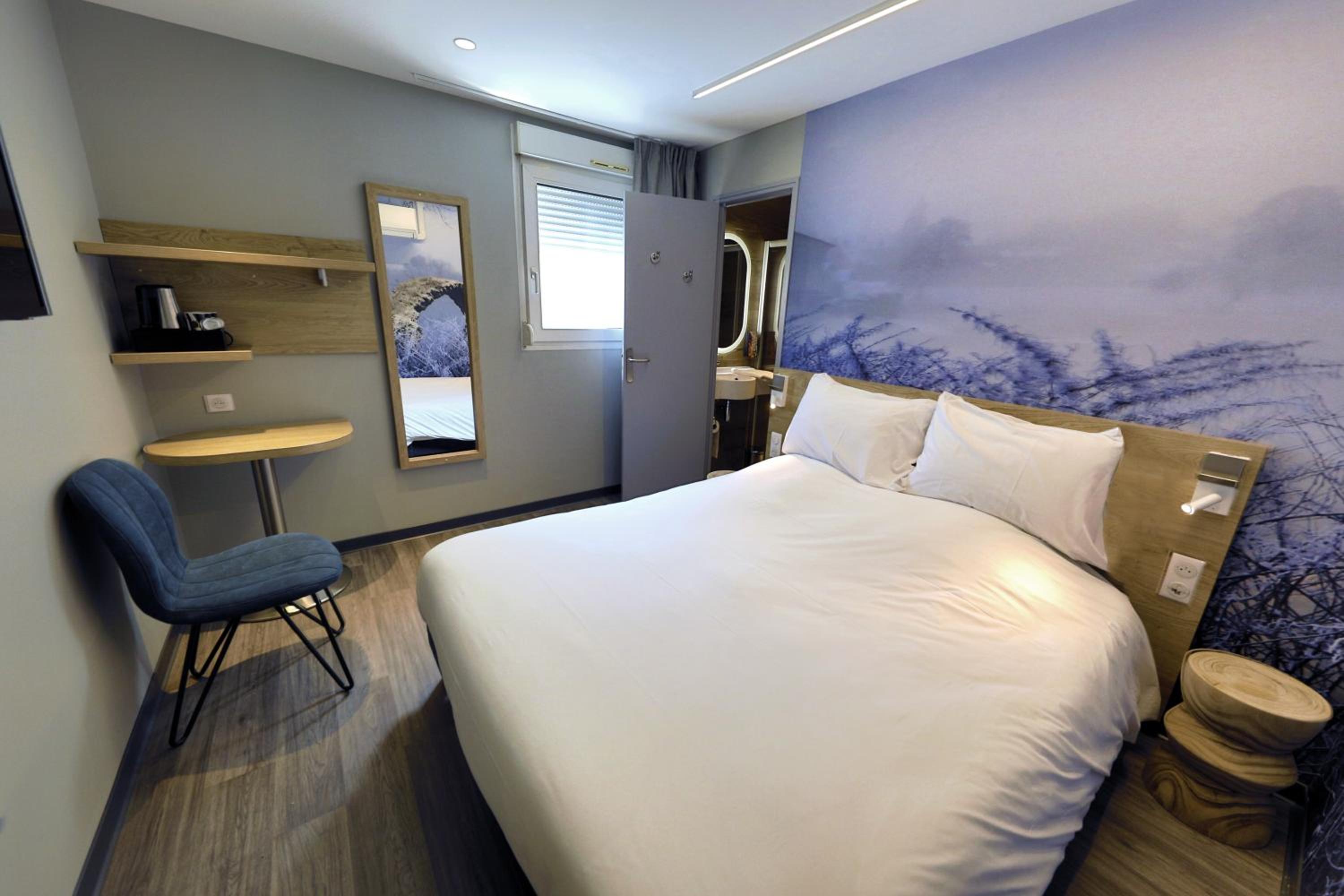 Standard Queen Room - Non-Smoking - Photo 4