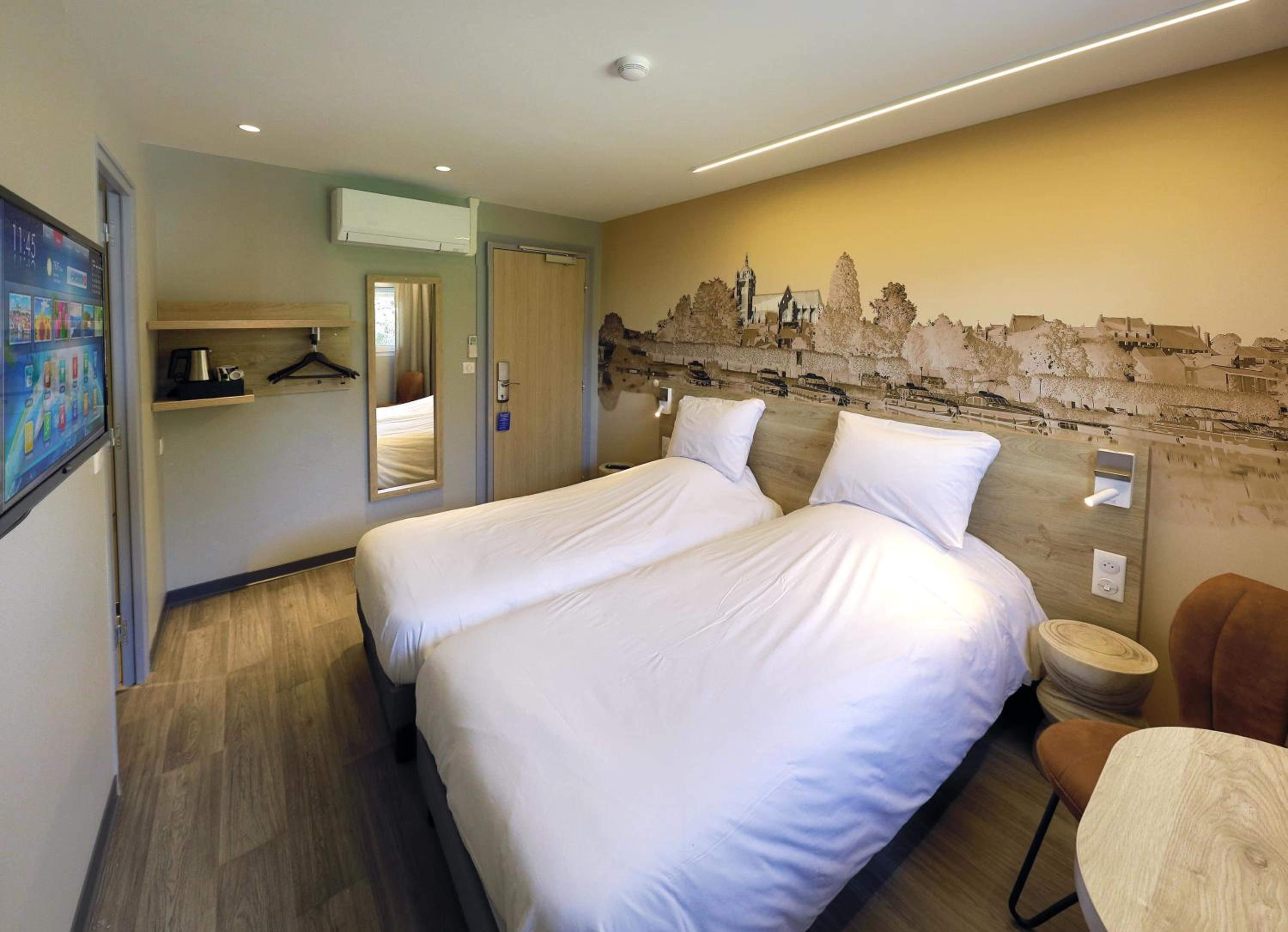 Standard Twin Room - Non-Smoking - Photo 2