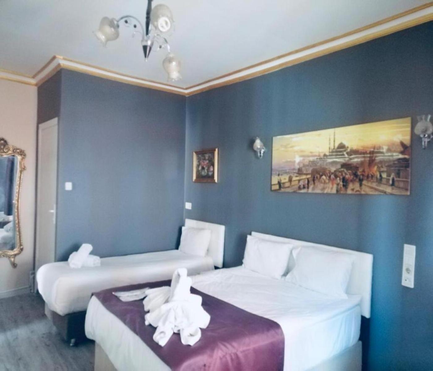 Family Suite With Balcony photo 2
