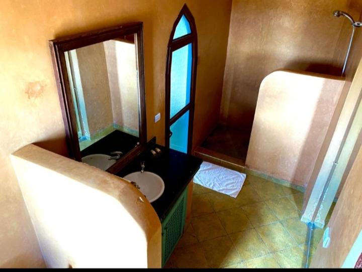 Double Room with Pool View - Photo 2