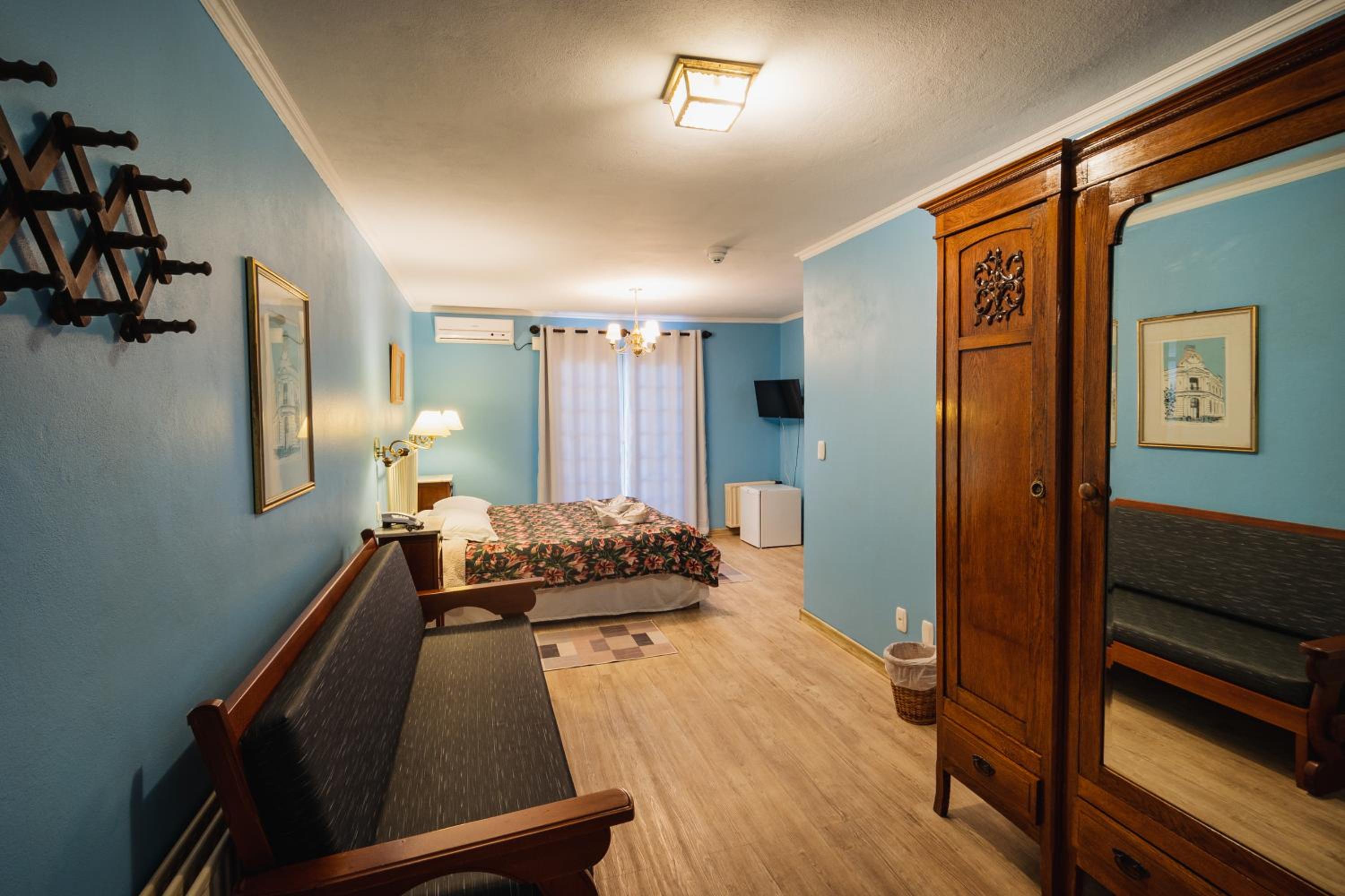 Deluxe Double Room with Balcony photo 3