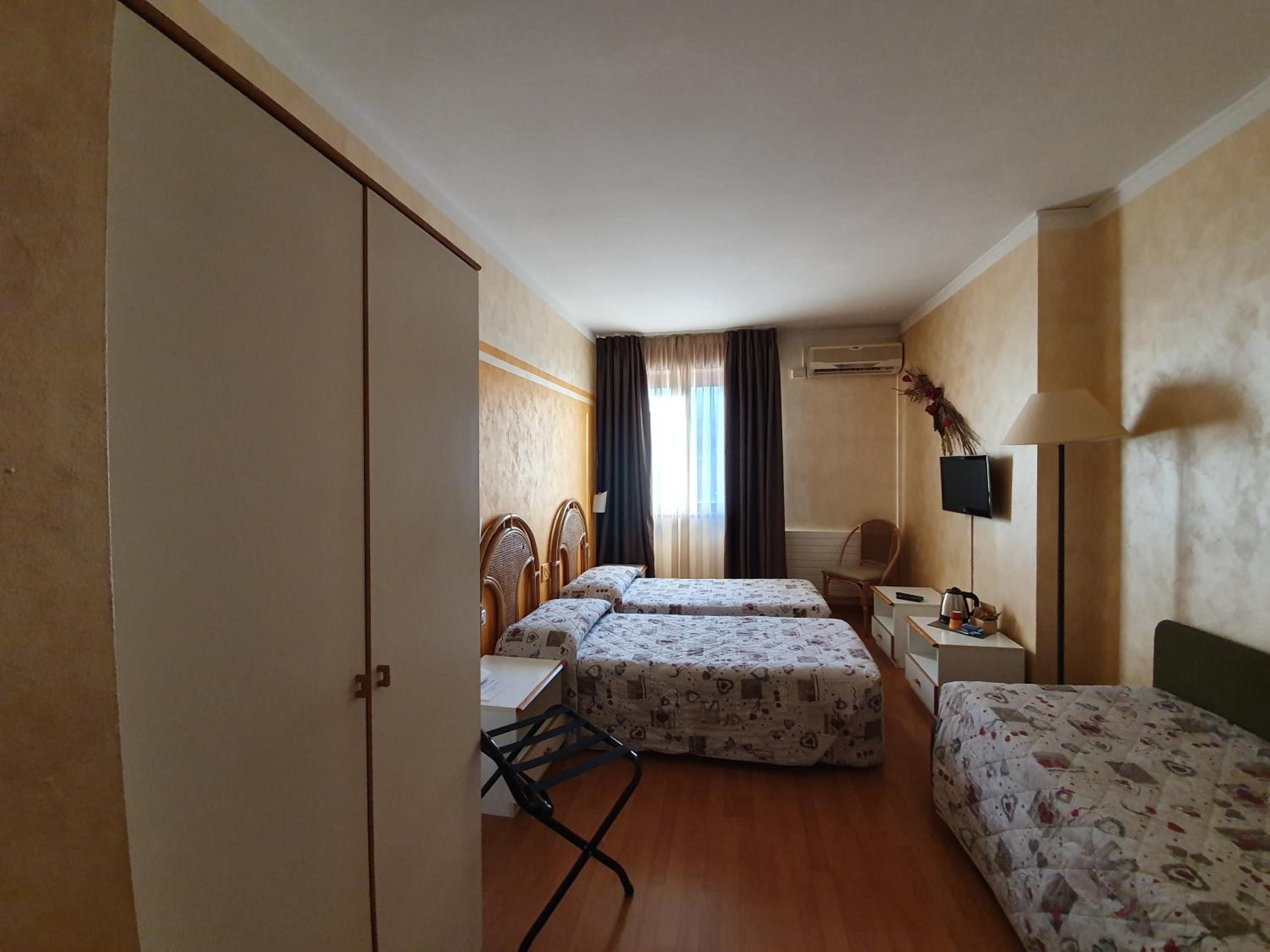 Triple Room - Photo 3