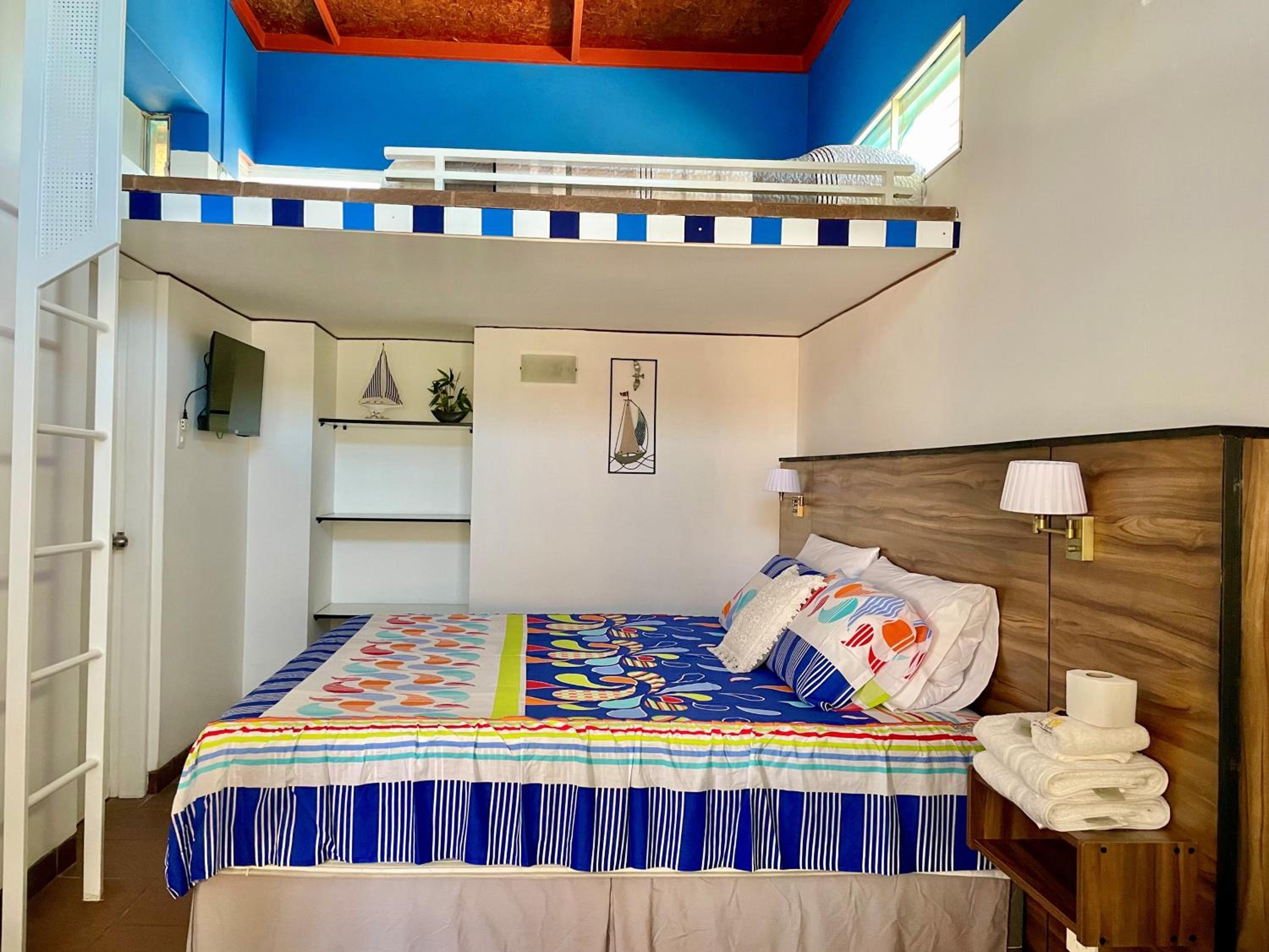 Deluxe King Room photo 2
