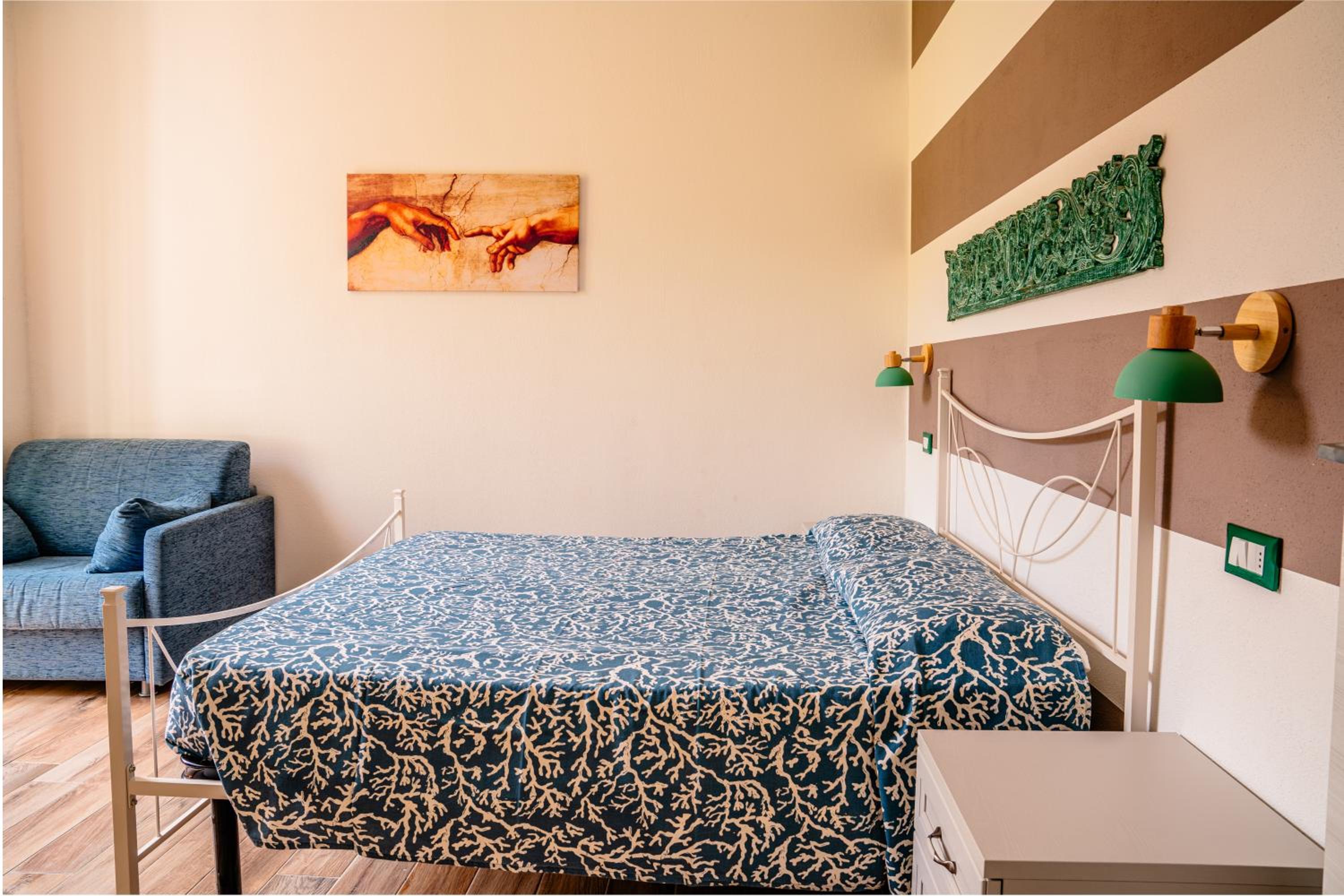 Two-Bedroom Apartment - Photo 3