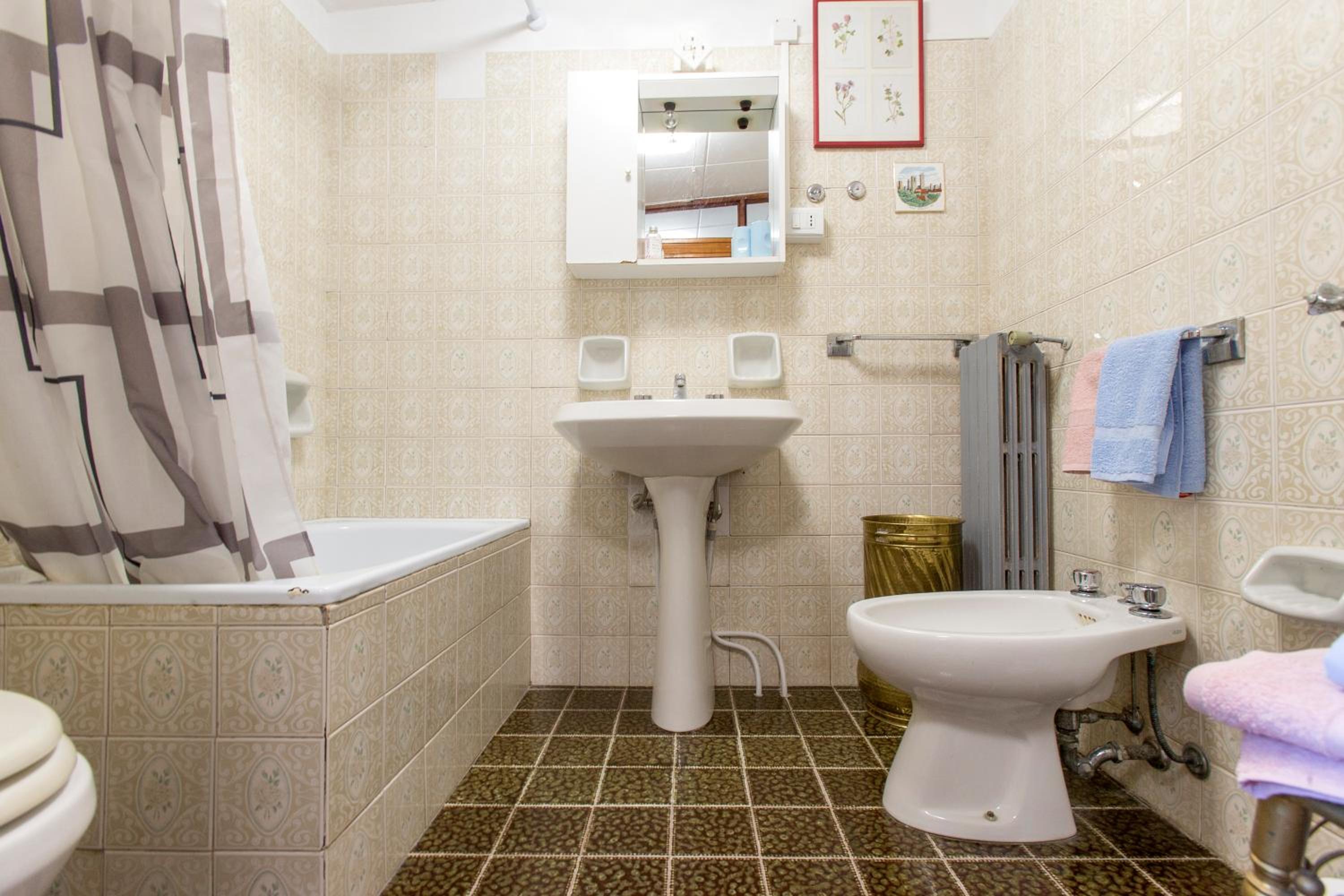 Two-Bedroom Apartment - Photo 24
