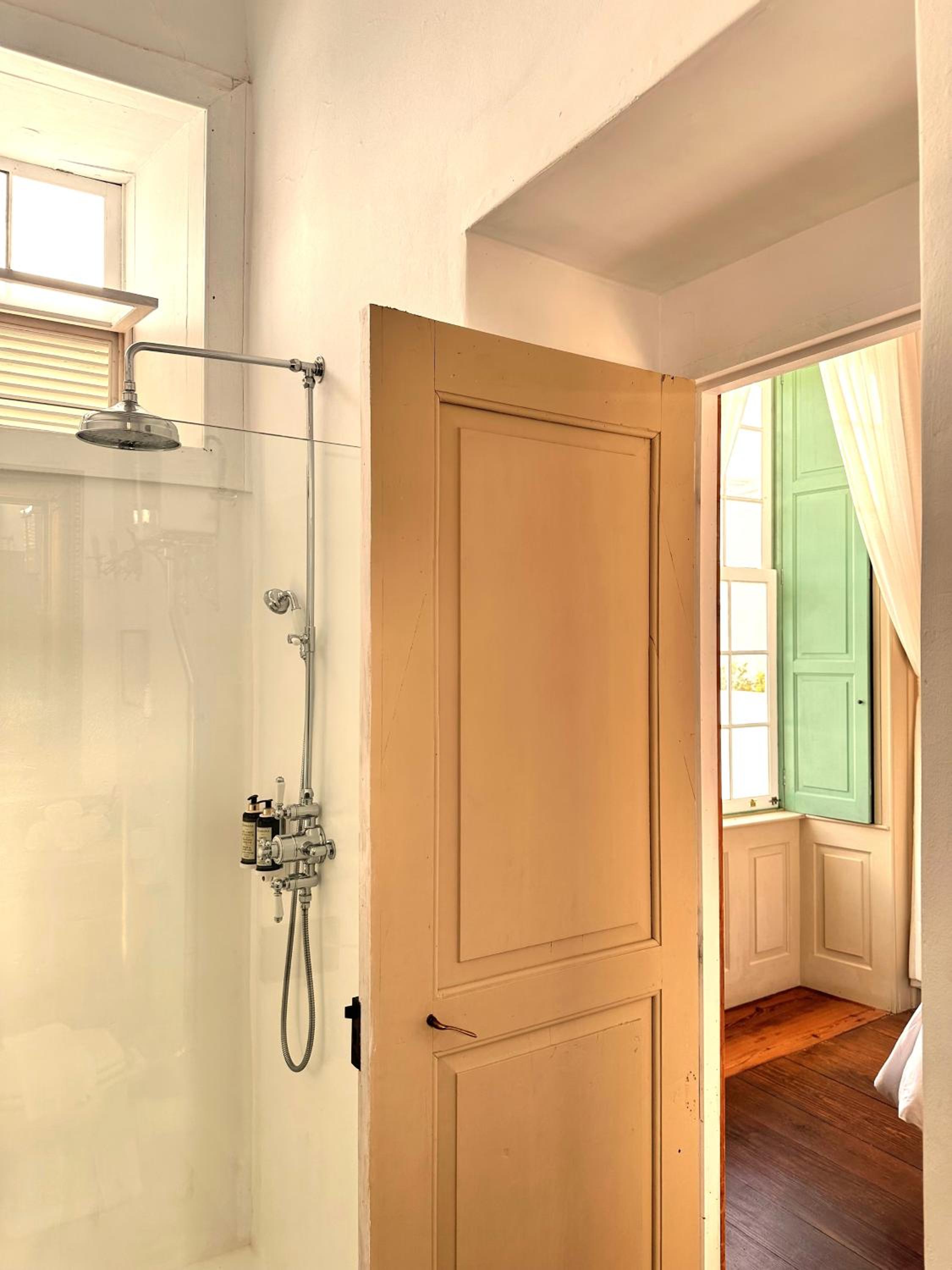 Double Room thumbnail 5