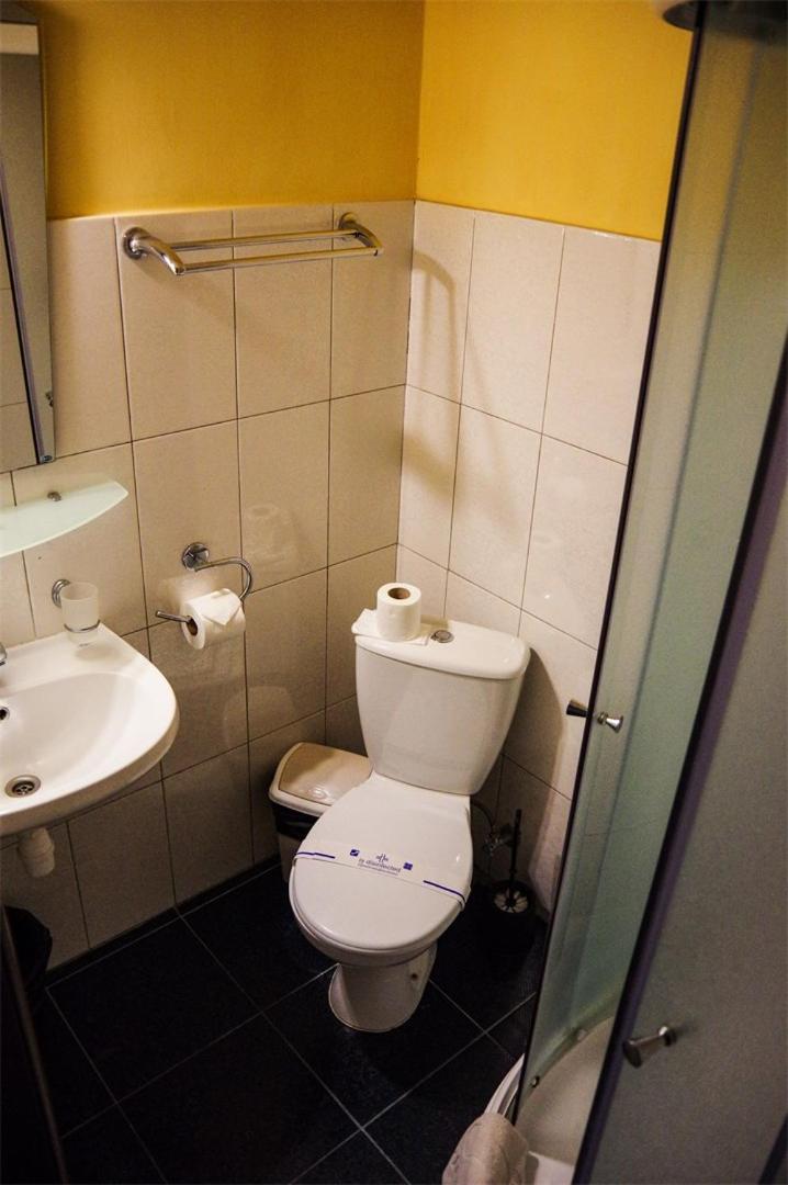 Budget Twin Room photo 1