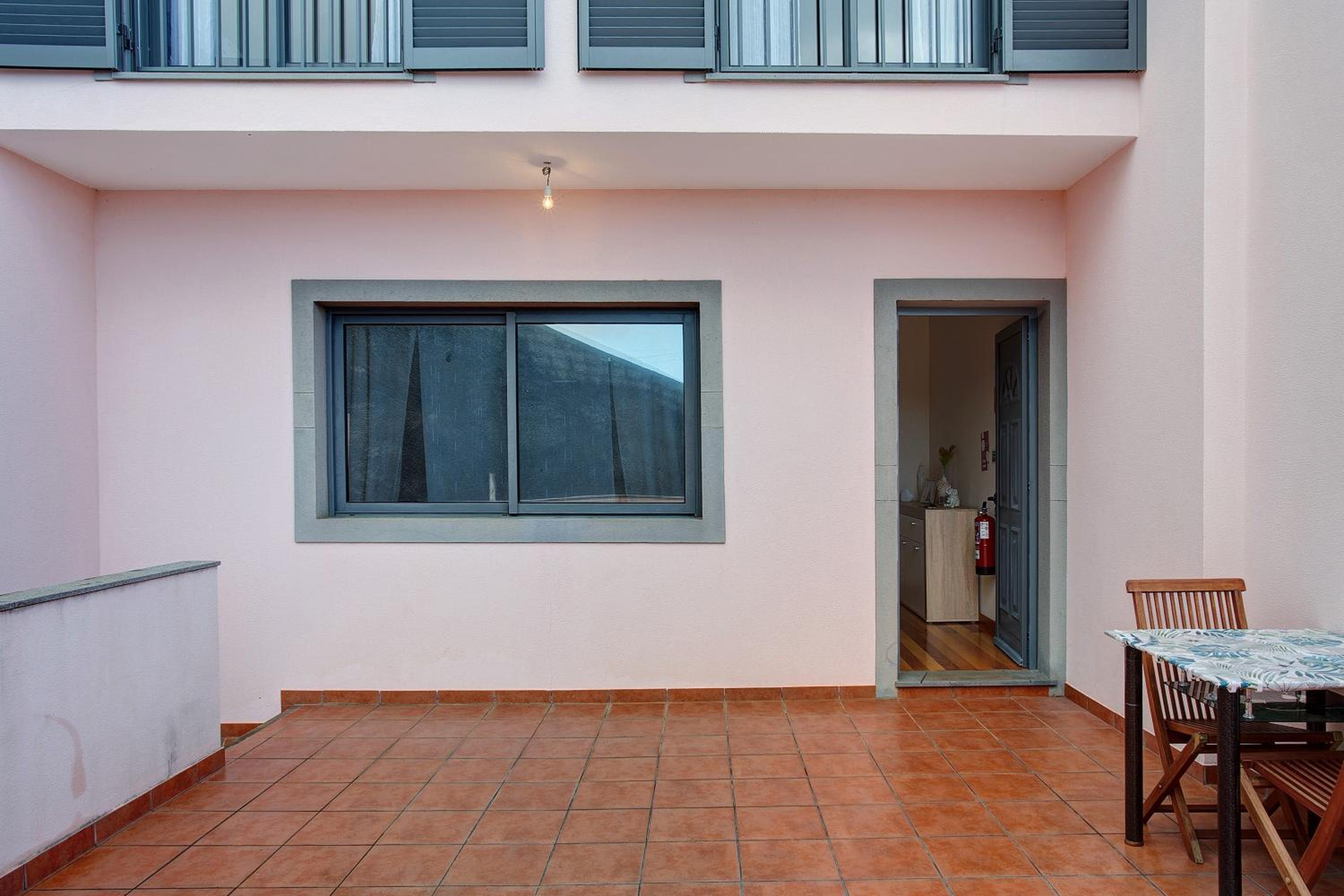 Two-Bedroom House photo 3