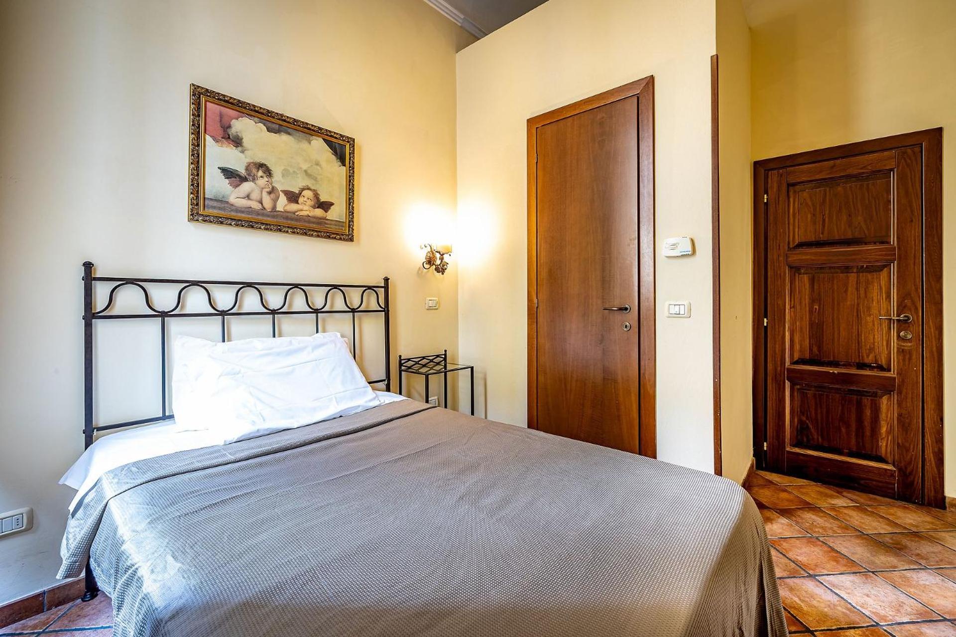 Single Room photo 3