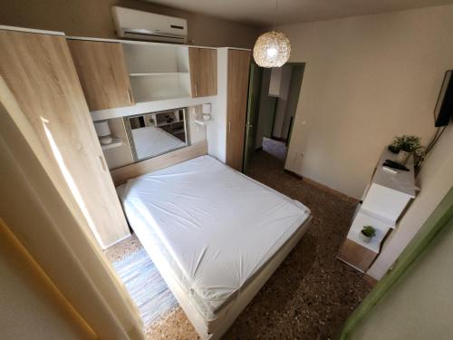 Studio Apartment - Photo 18