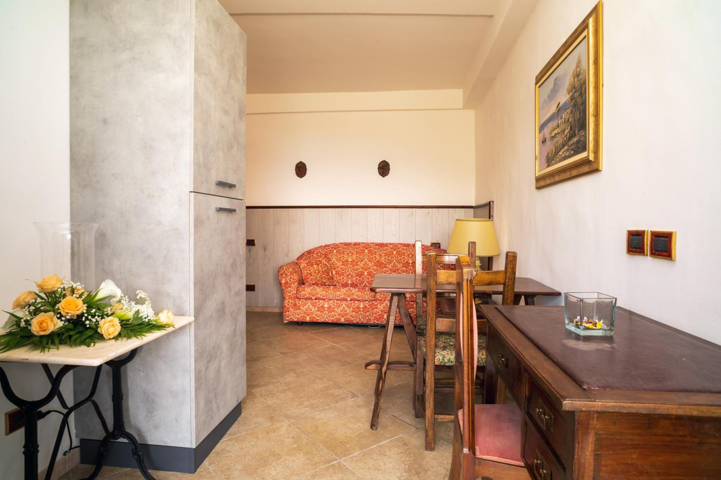 One-Bedroom Apartment with Garden