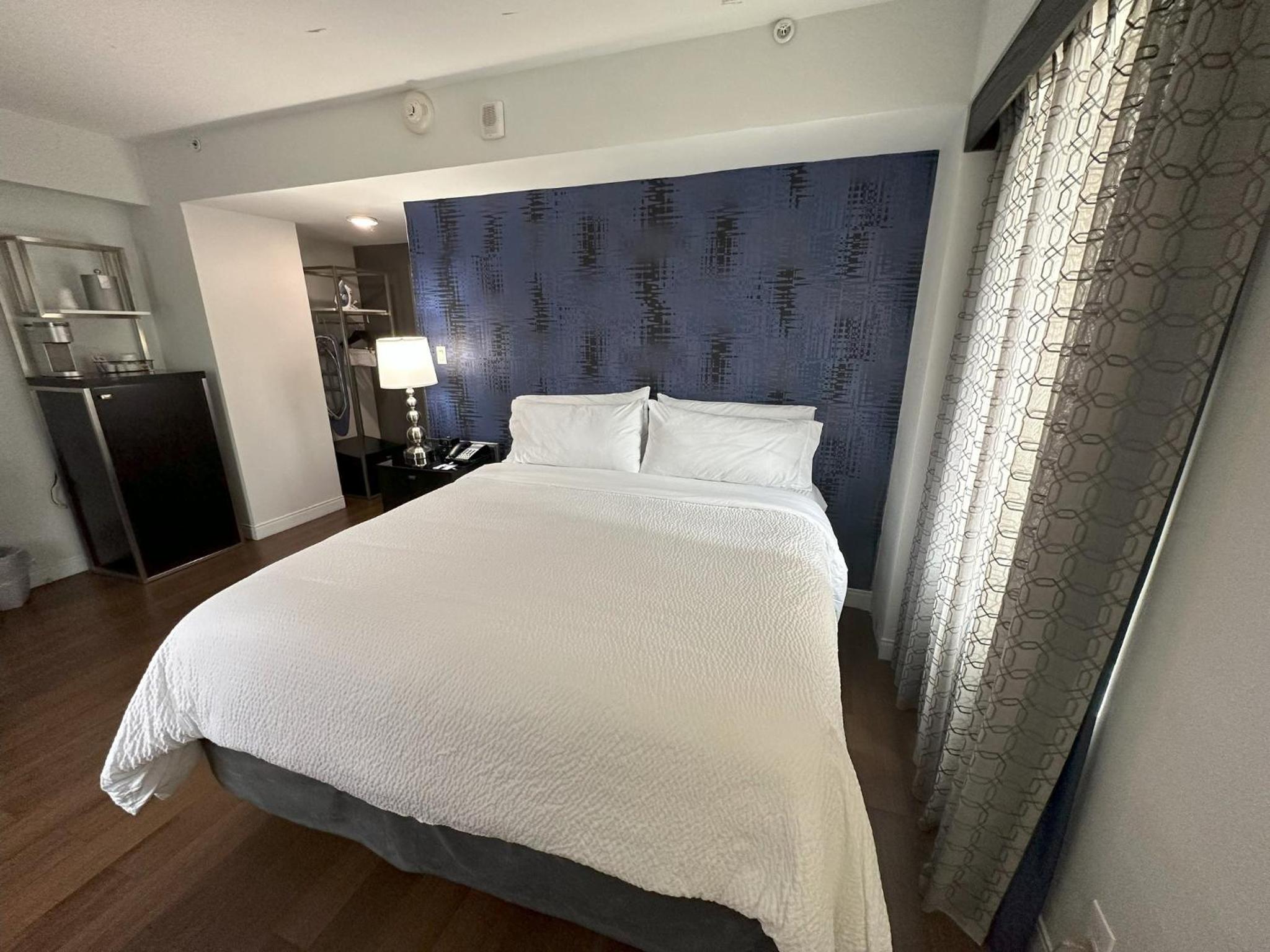 Standard King Room photo 2