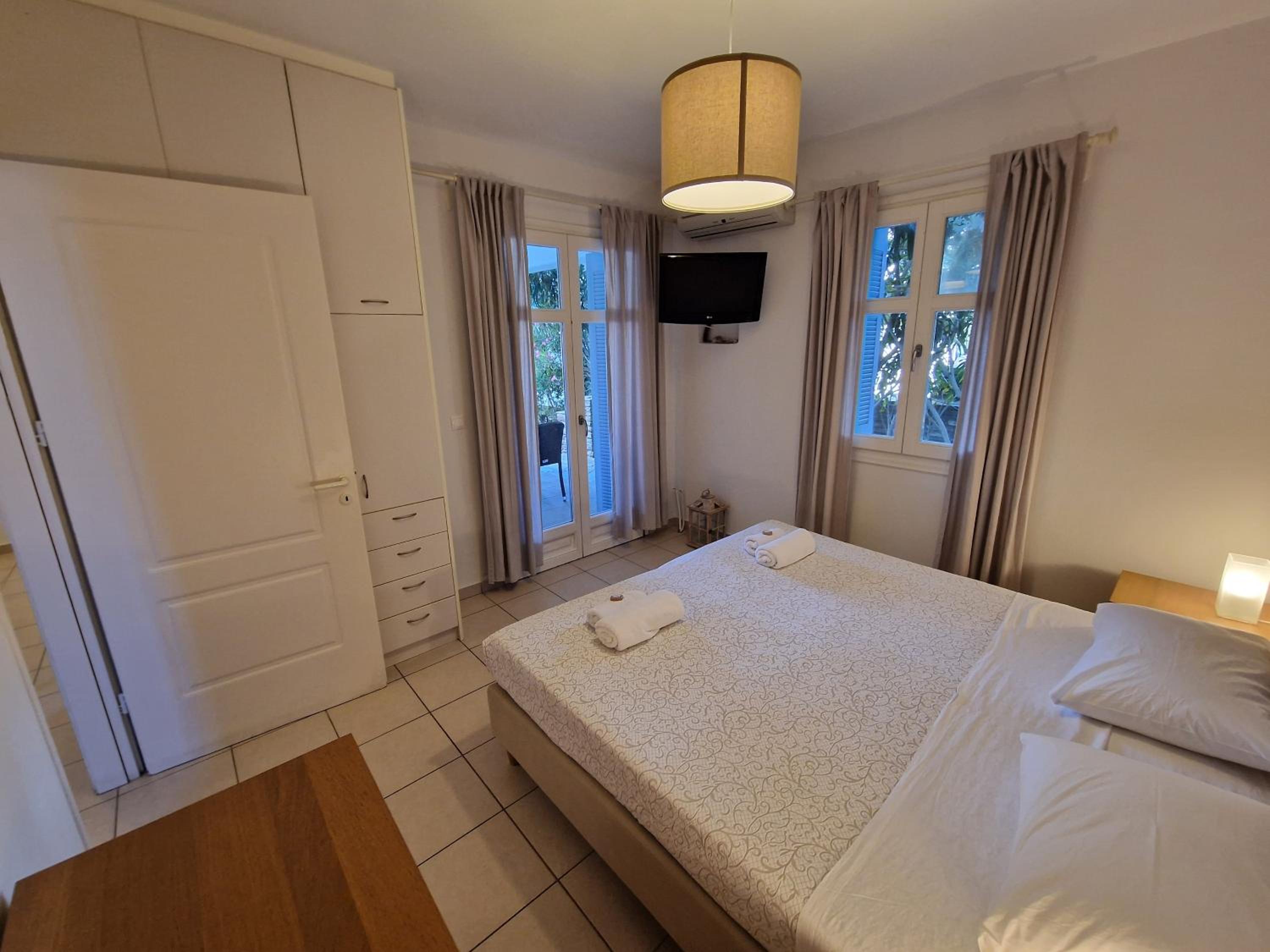One-Bedroom Apartment - Photo 19