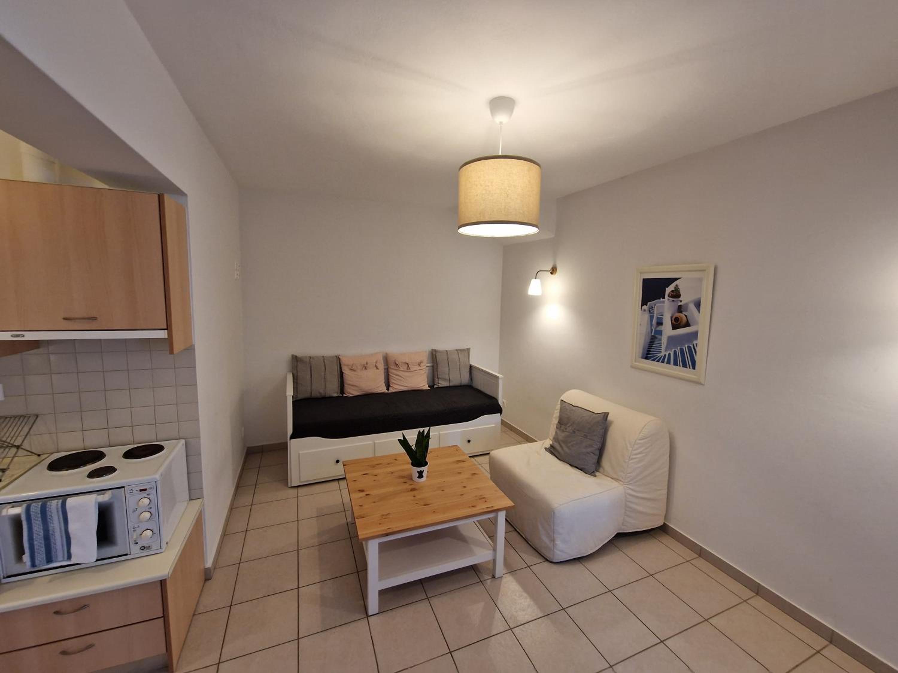 One-Bedroom Apartment - Photo 21