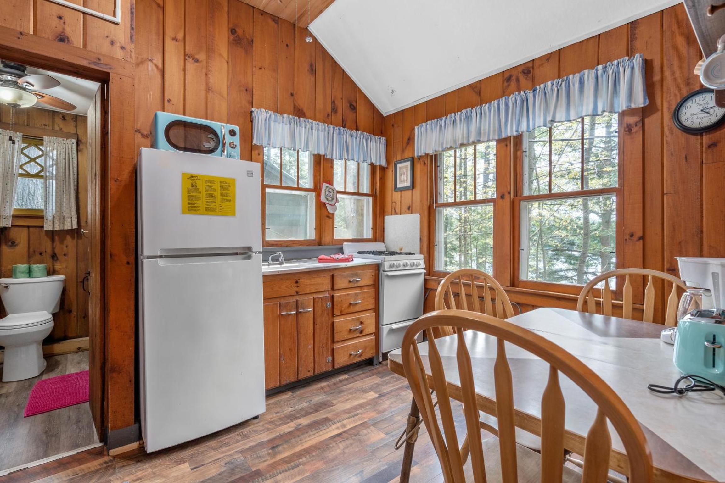 Two Bedroom Cottage - Lake photo 2