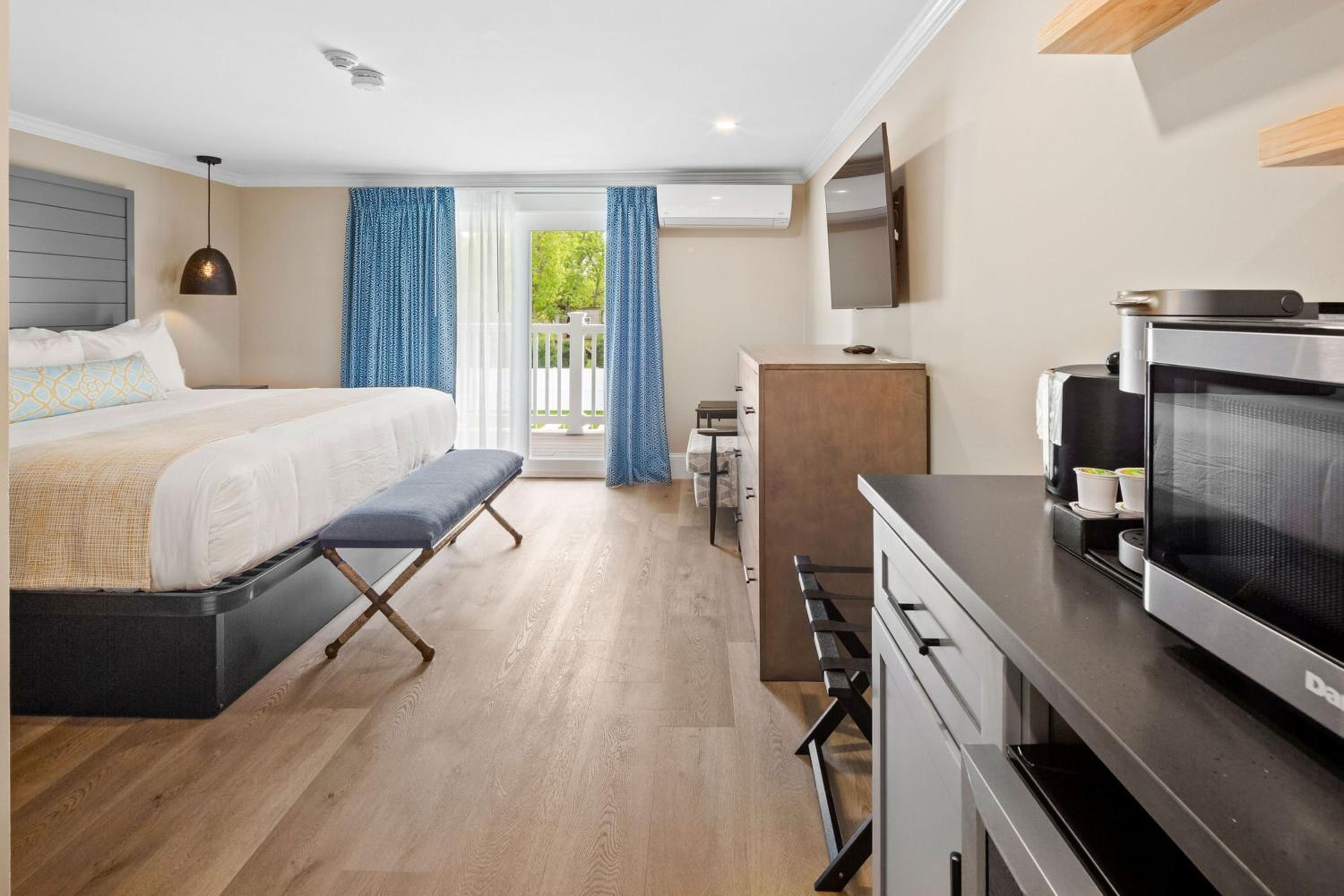 King Room with Pool View