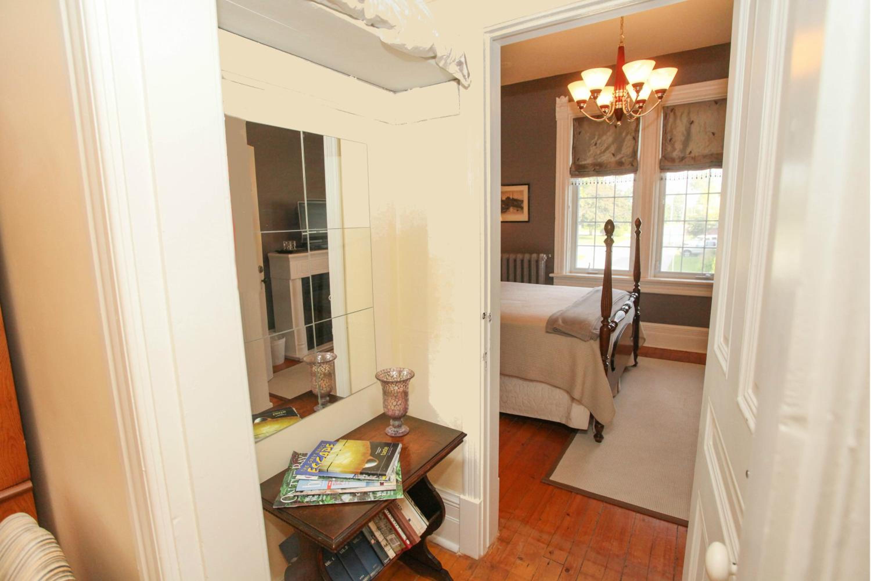 Deluxe King Suite