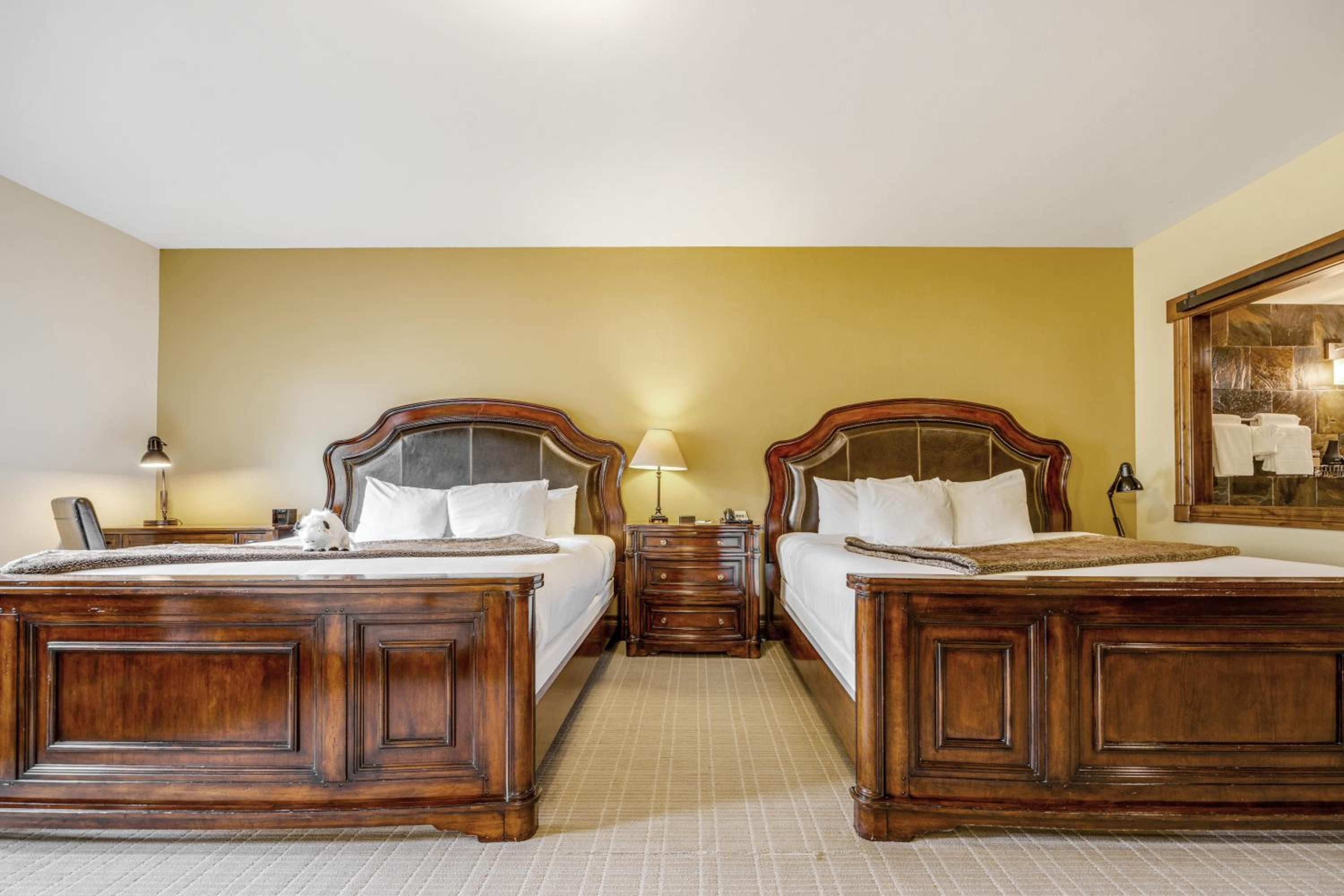 King Room with Two King Beds - Photo 15