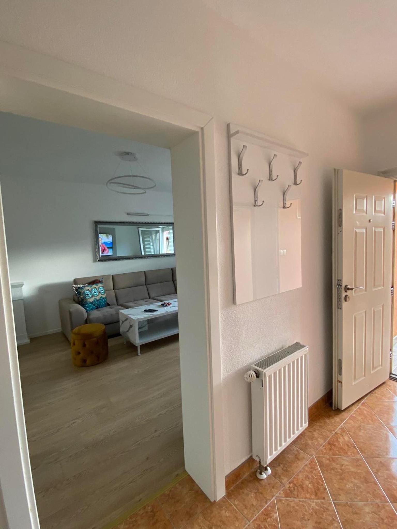 One-Bedroom House photo 3