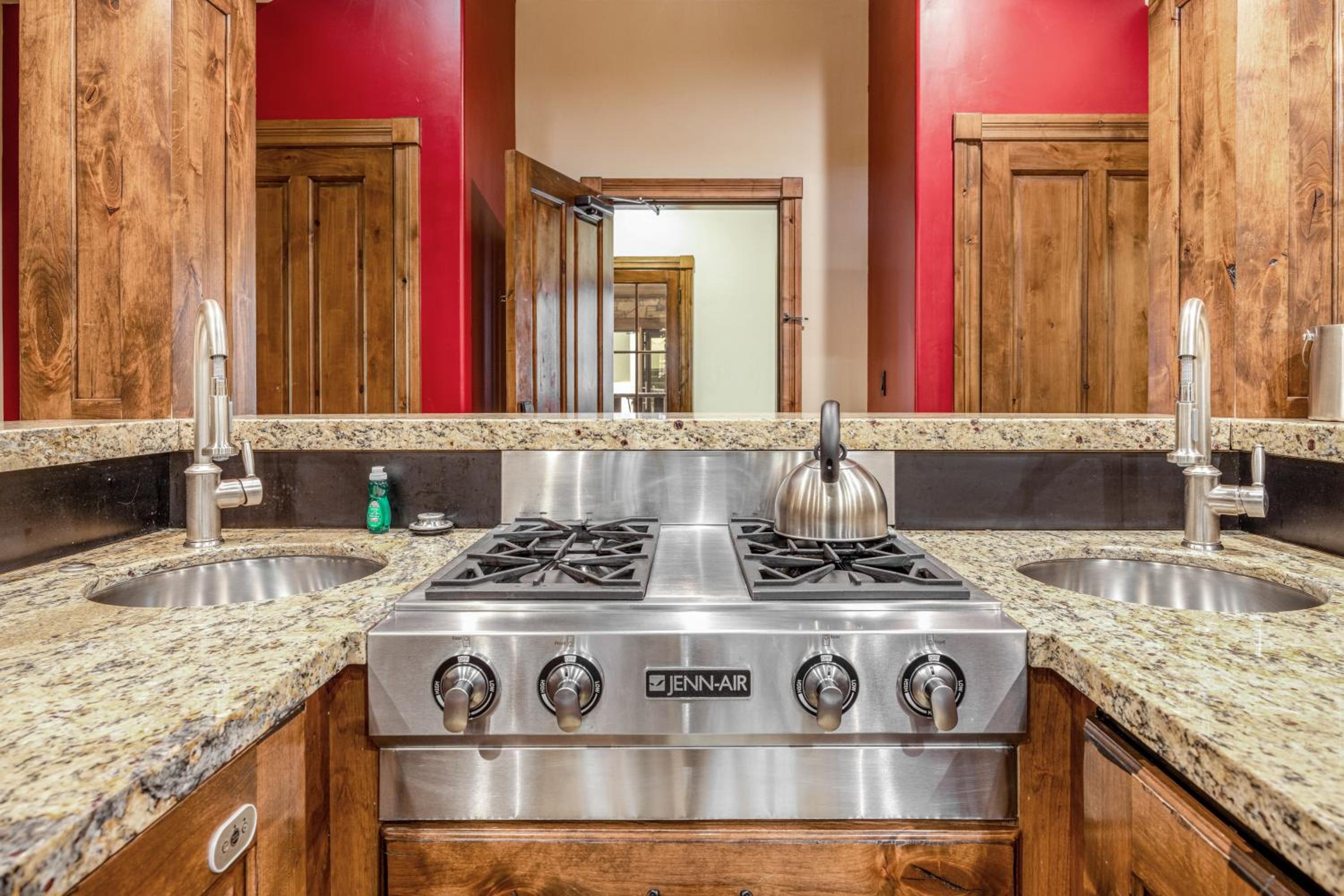 Superior King Suite - Photo 3