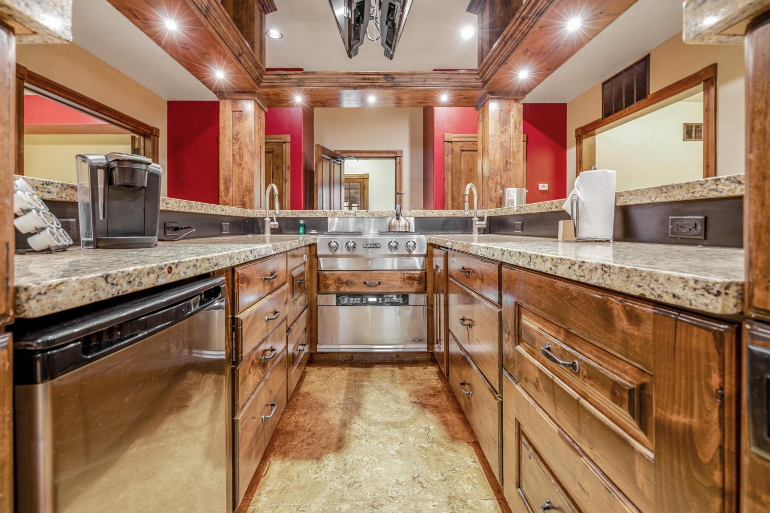 Superior King Suite - Photo 8