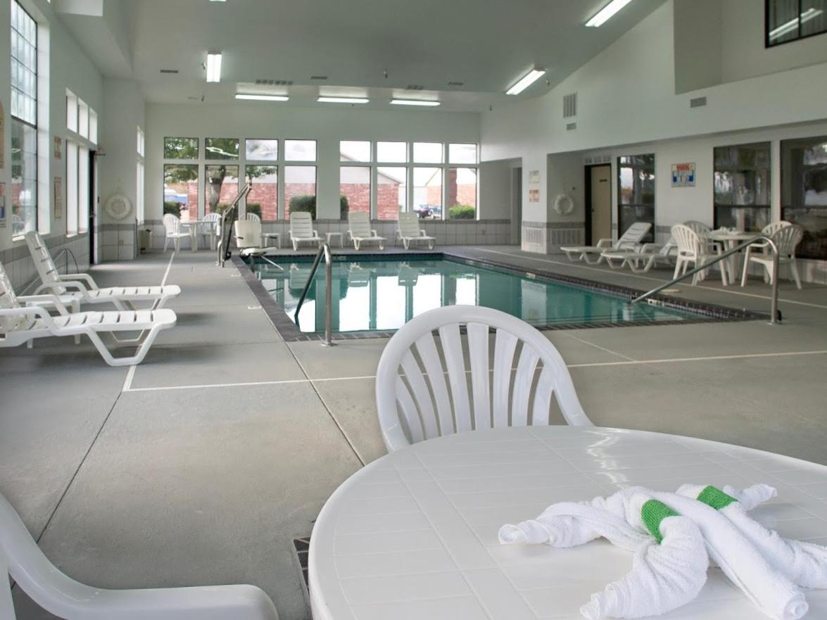 King Room - Accessible/Non-Smoking - Photo 4