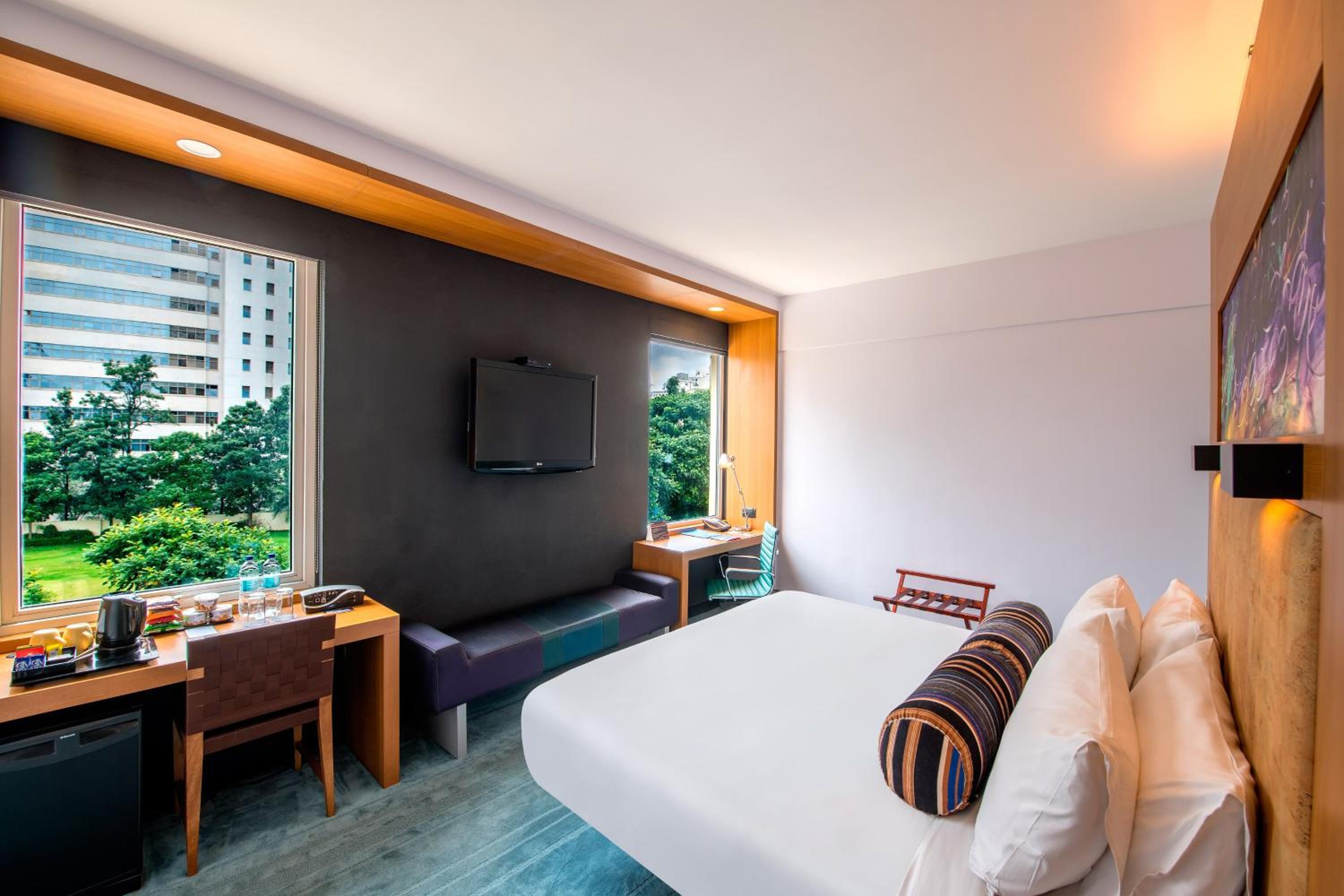 Aloft Room, 1 King, City view