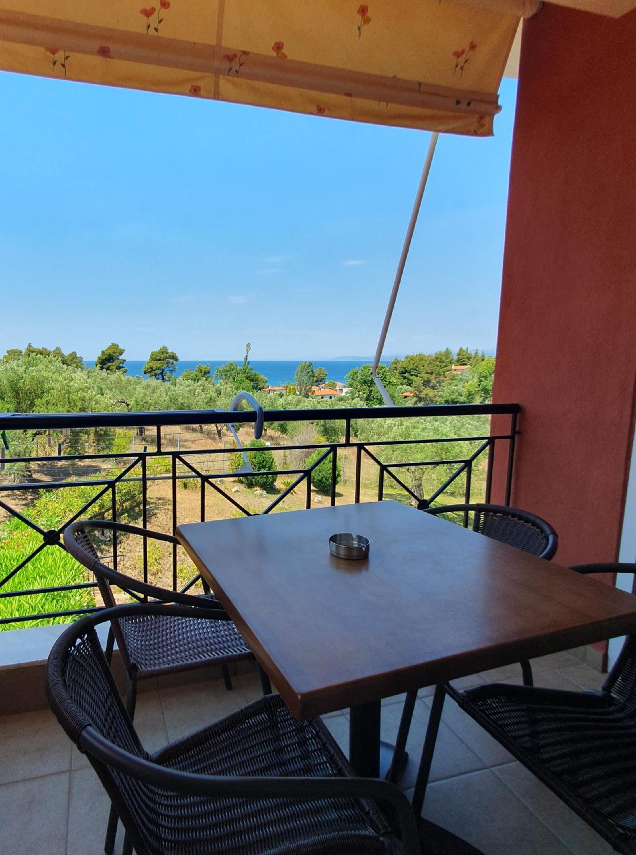 One-Bedroom Apartment with Sea View  - Photo 2