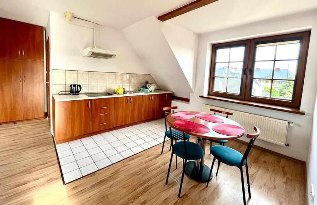 Apartment with Terrace - Photo 6