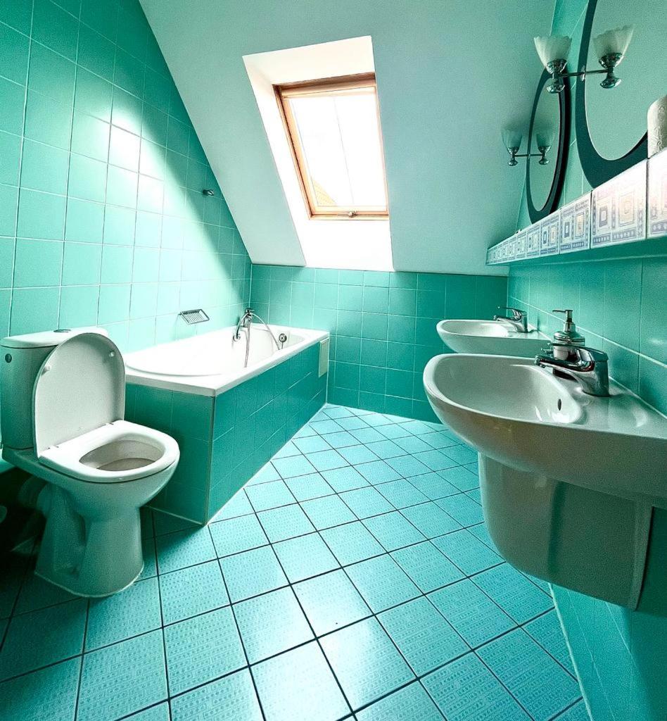 Apartment with Terrace - Photo 4