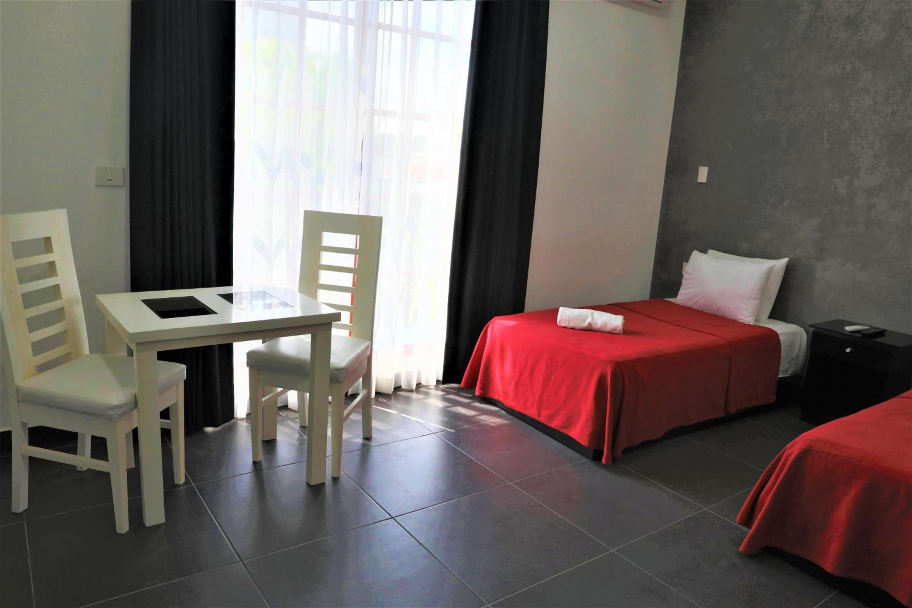 Deluxe Room - Photo 4