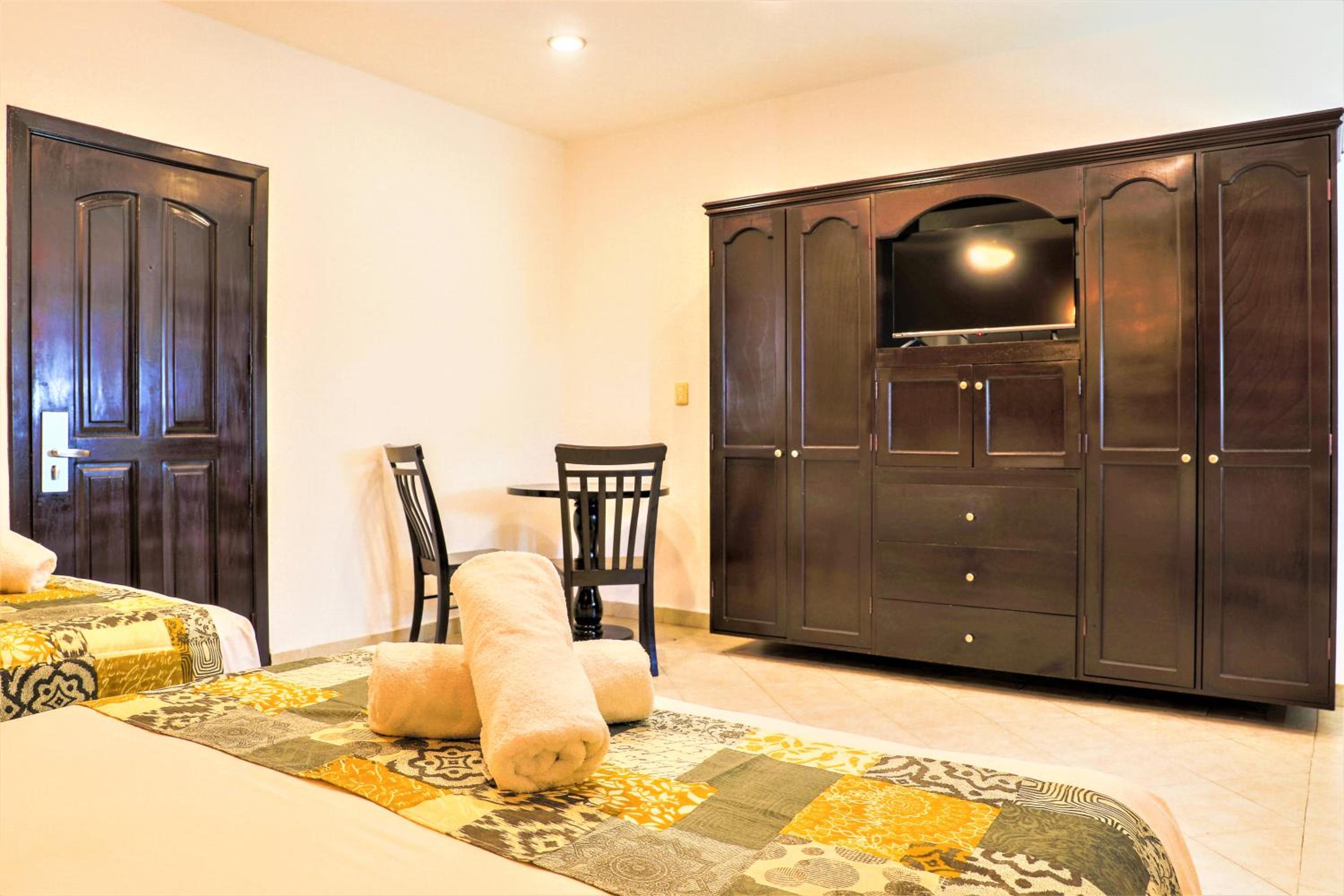 Standard Double Room with Two Double Beds - Photo 3