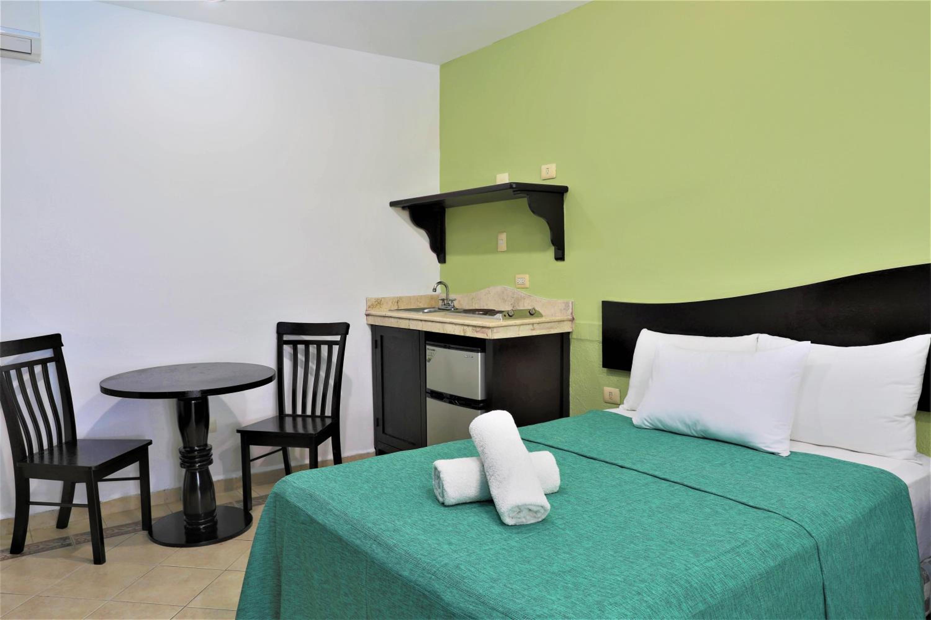 Standard Double Room with Two Double Beds - Photo 9