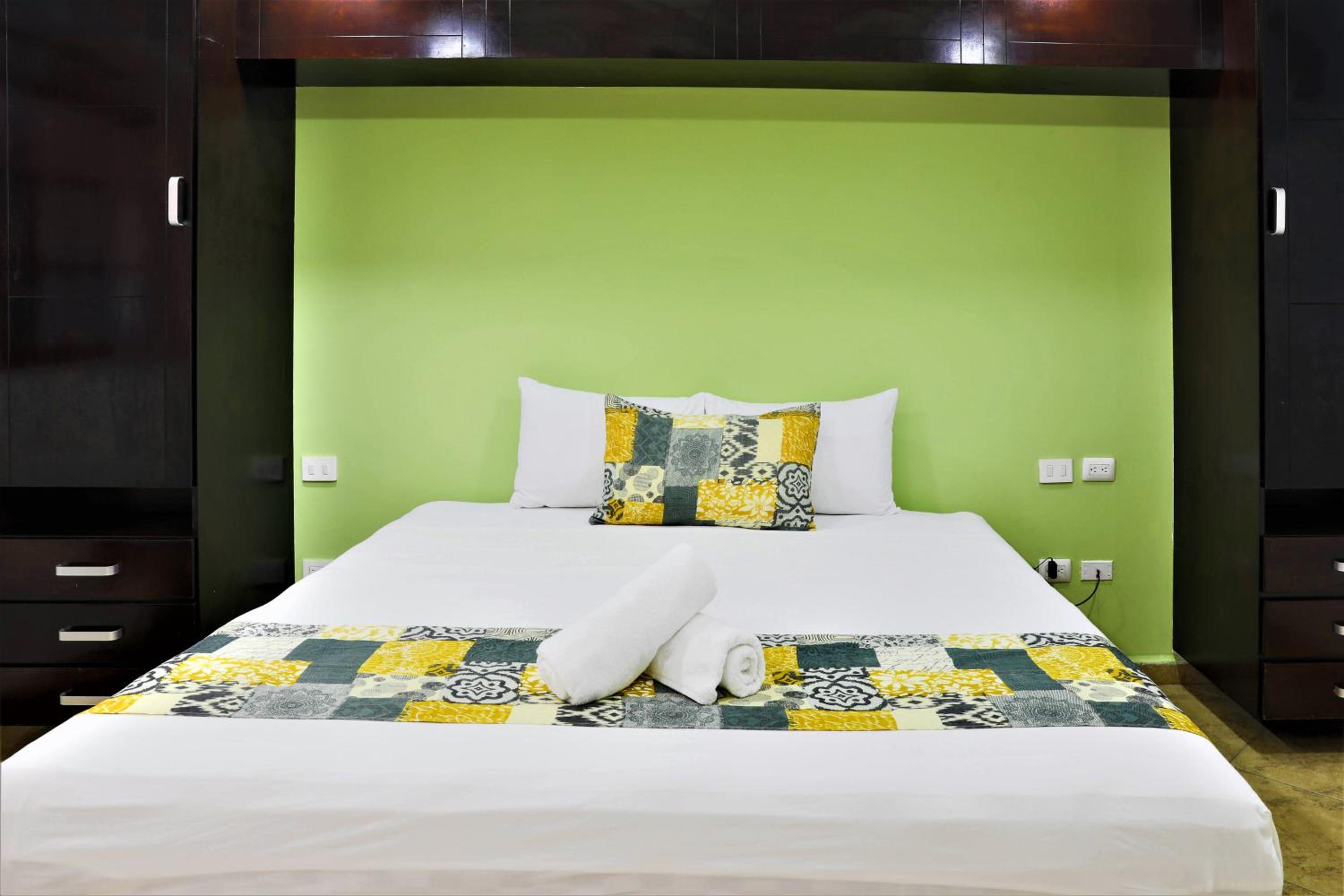 Standard King Room - Photo 1