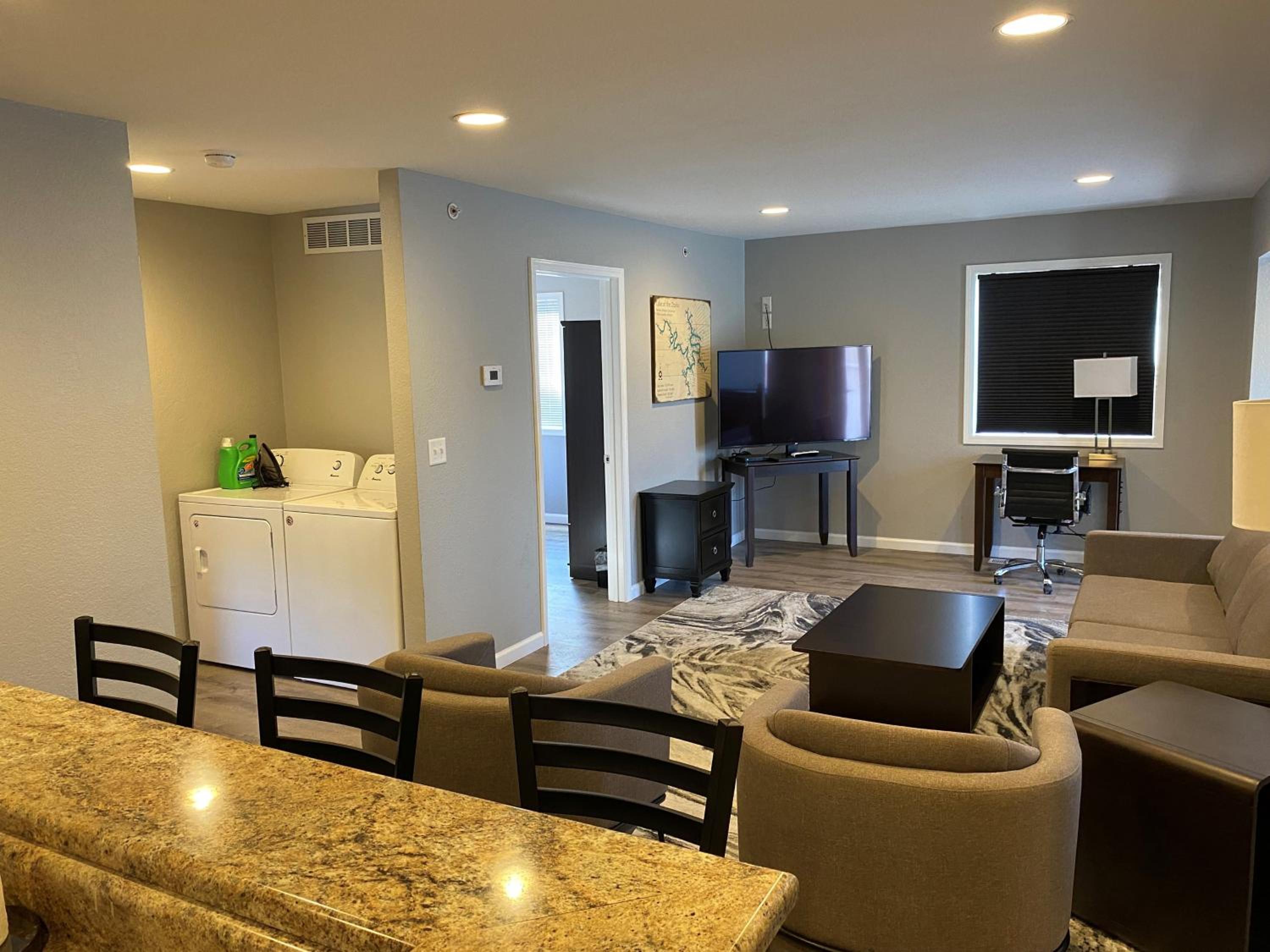Beach House 2 Bedroom Deluxe Suite - Photo 4