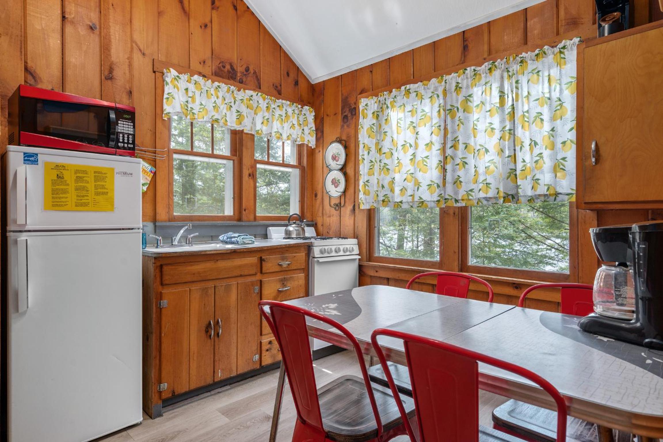 Two Bedroom Cottage - Pine  photo 2