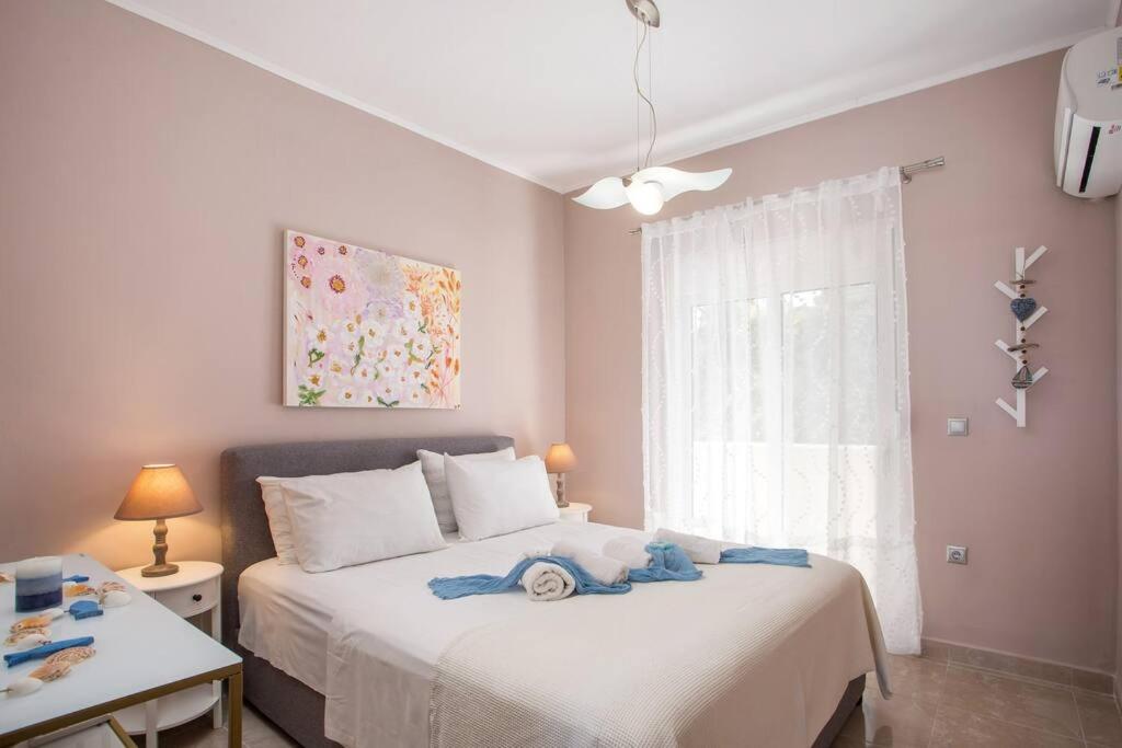 Two-Bedroom House photo 3