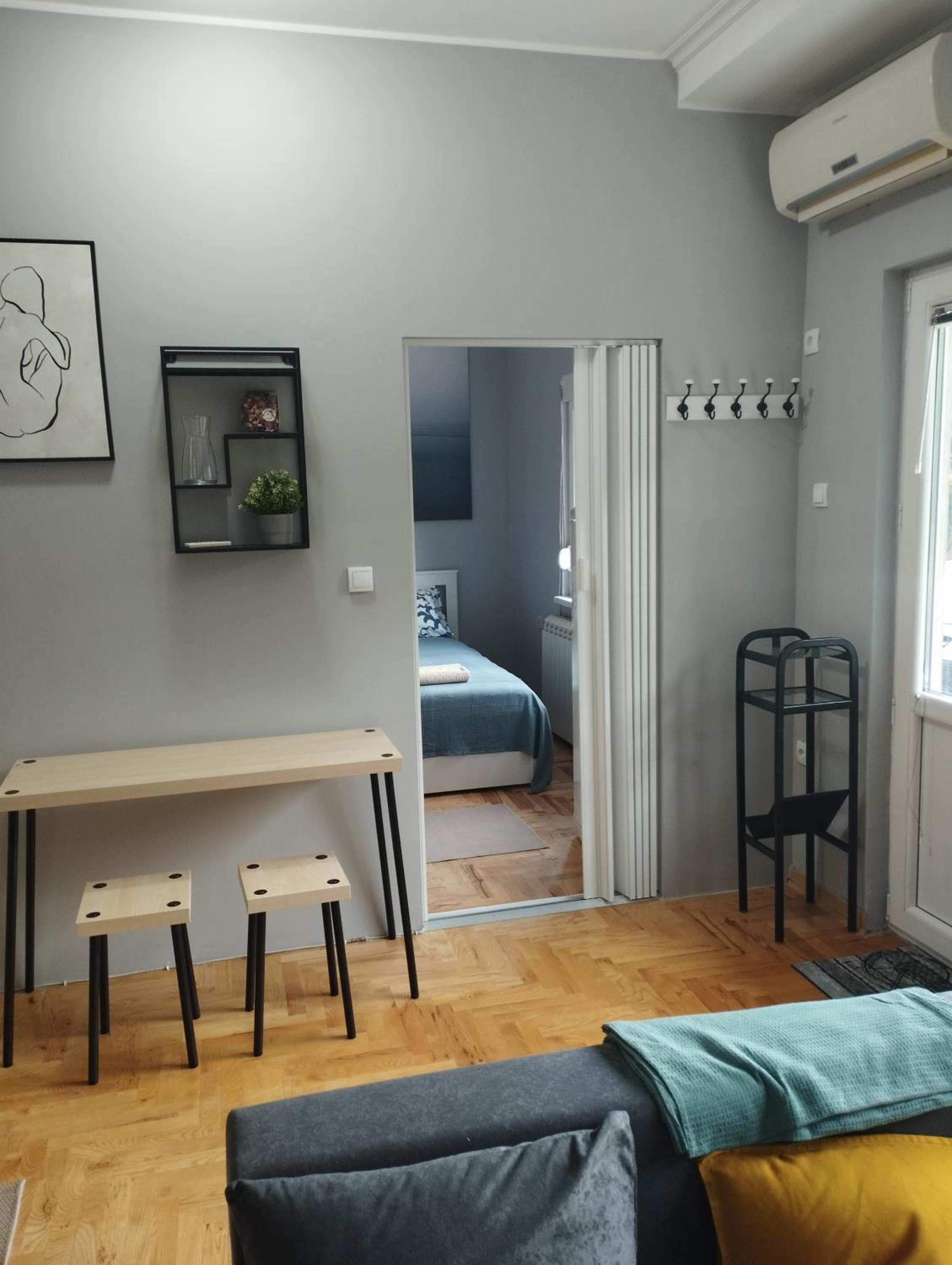 One-Bedroom Apartment photo 3